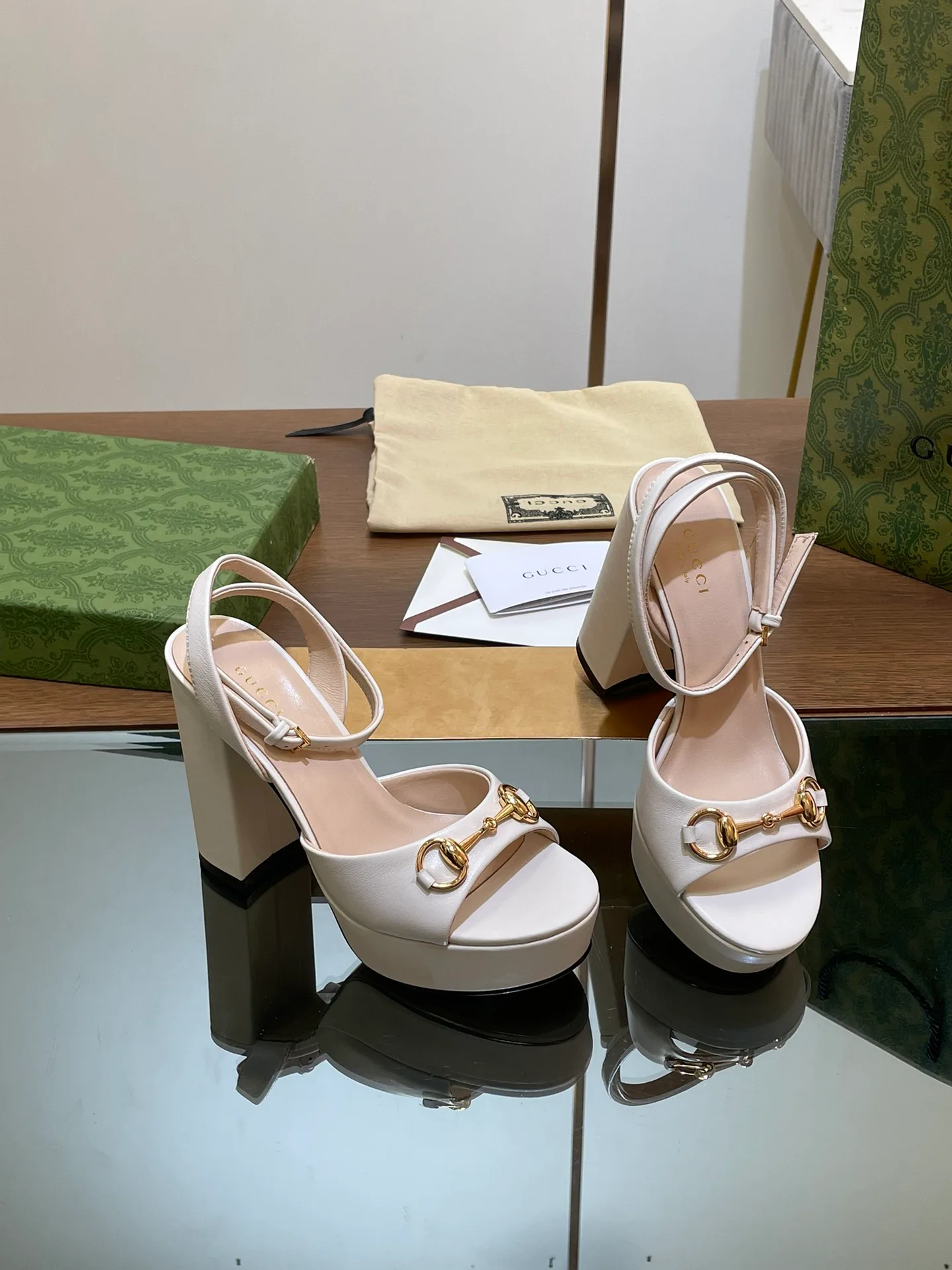 Босоножки Женские Gucci 11616314