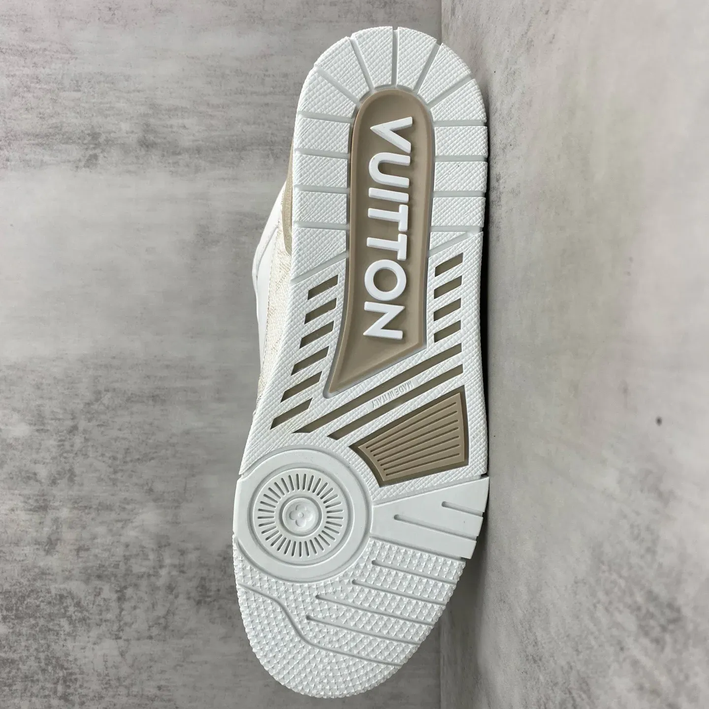 Кроссовки Женские Louis Vuitton 2652608