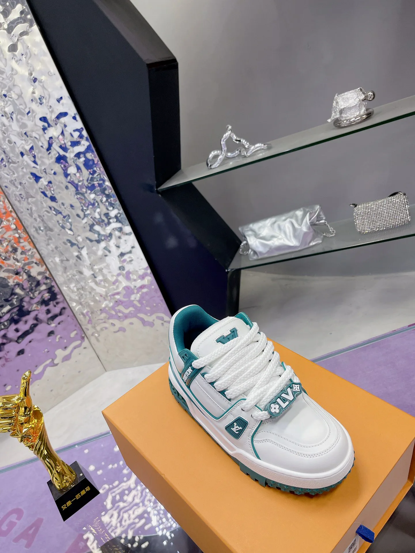 Кроссовки Женские Louis Vuitton 276137