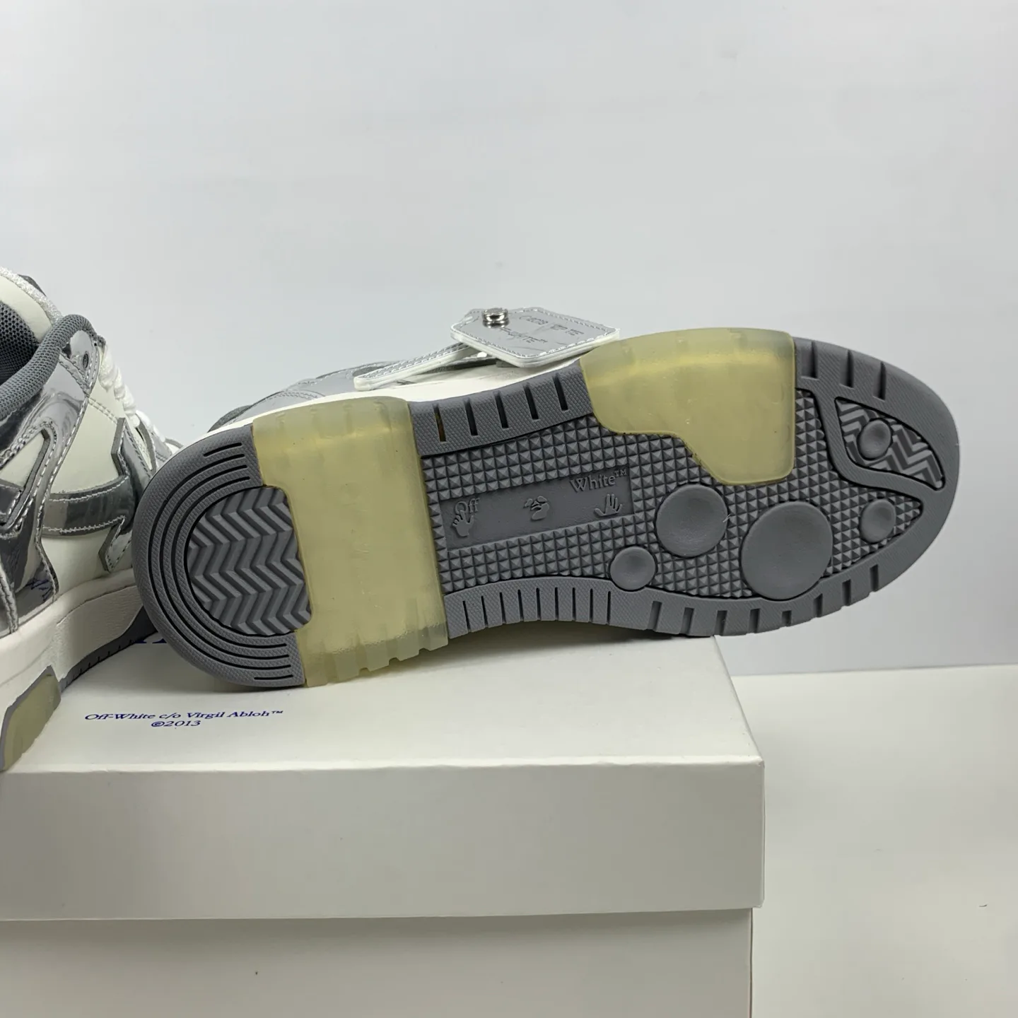 Кроссовки Женские Off-White 17776393