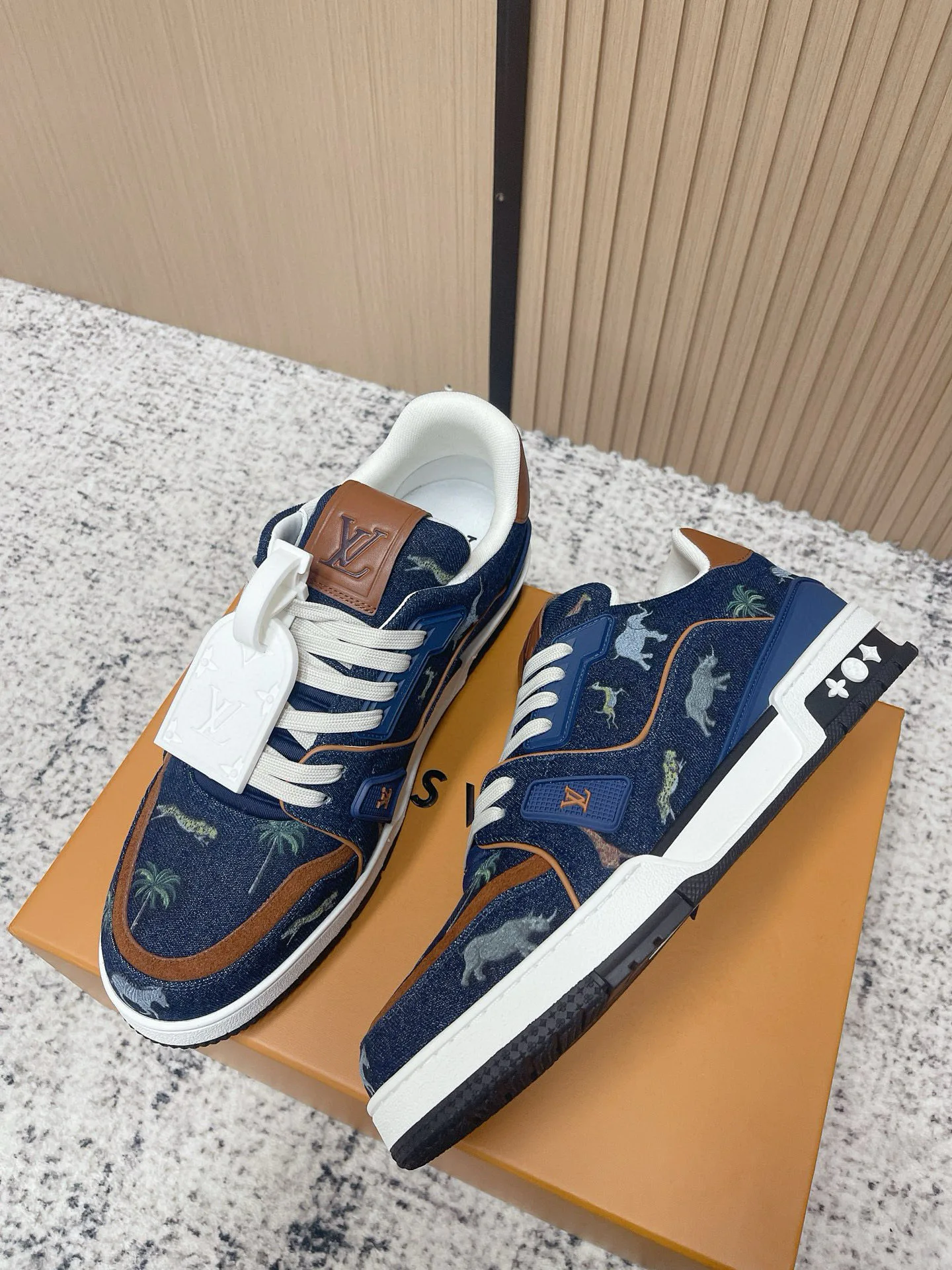 Кроссовки Женские Louis Vuitton 12785849