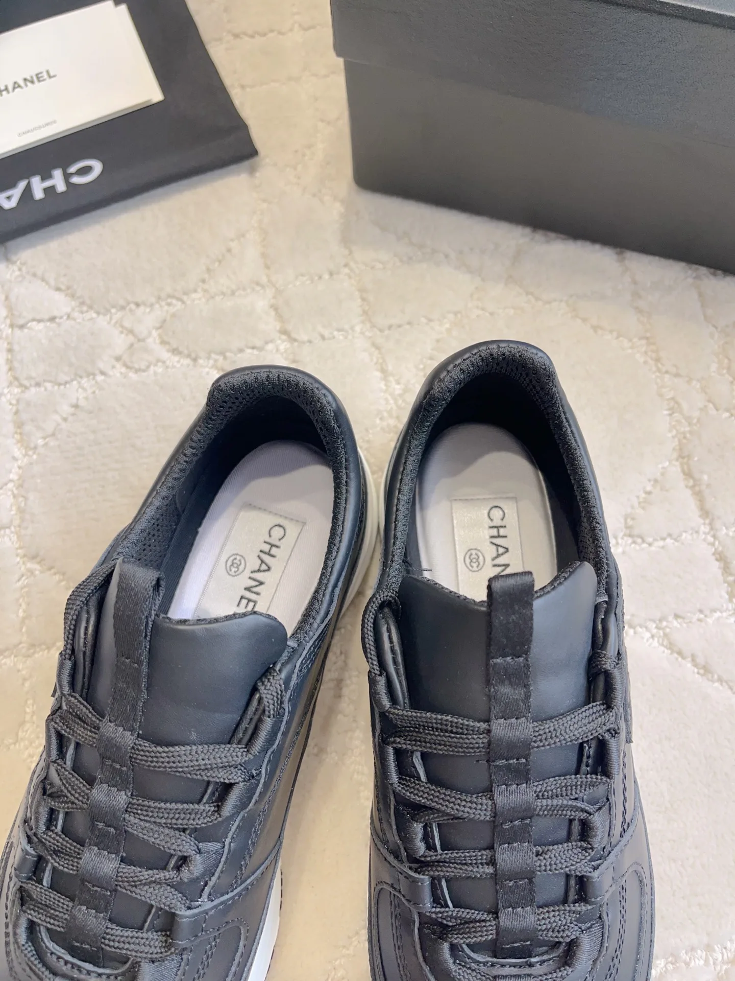 Кроссовки Женские Chanel 17936568