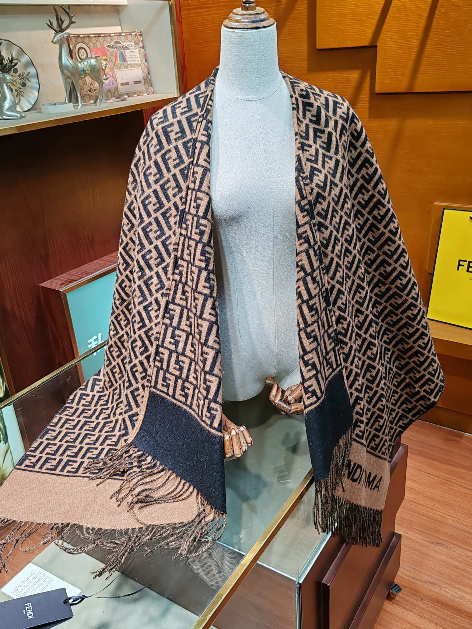 Шарфы Fendi 966102