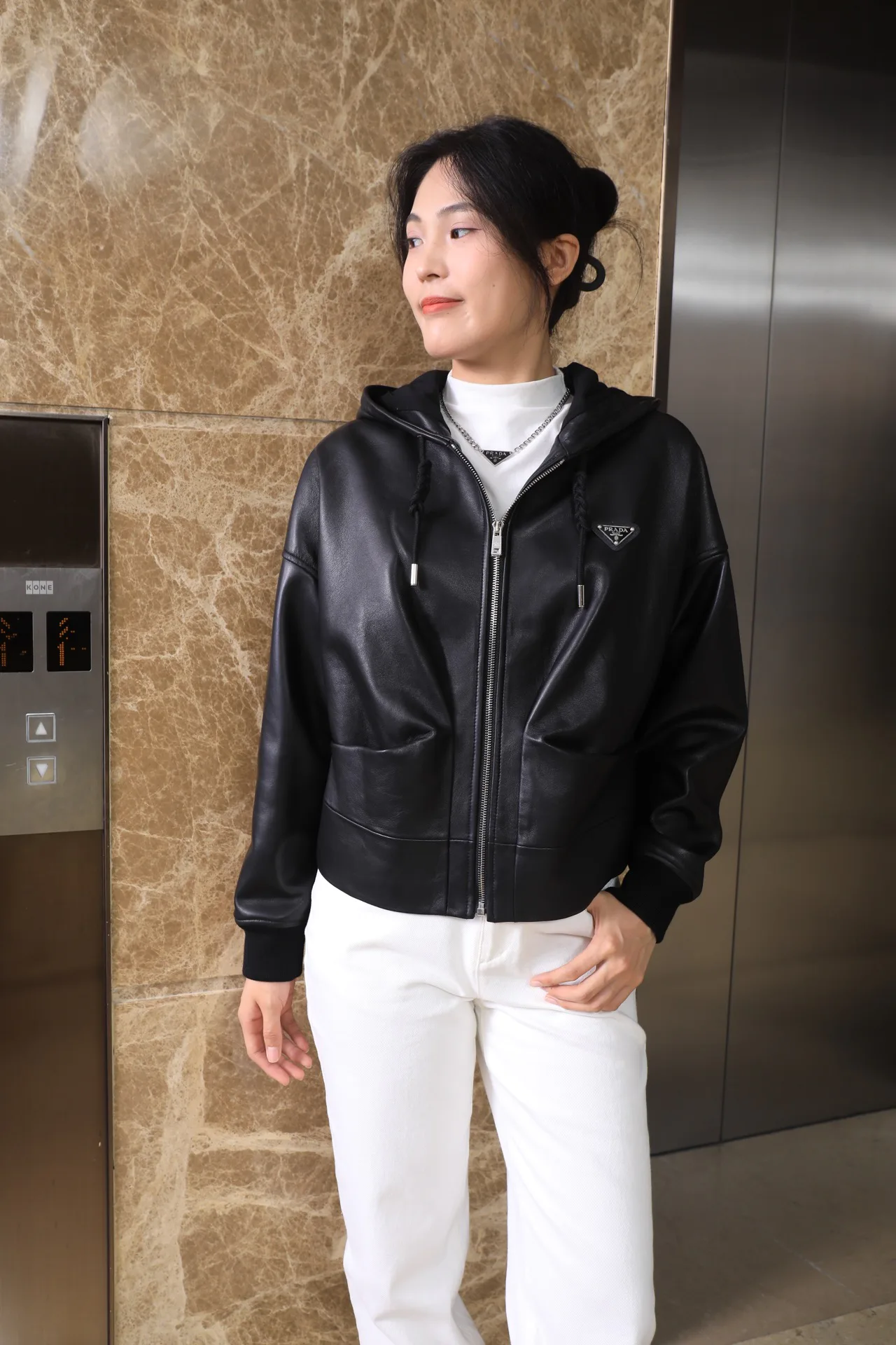 Кожаные Куртки И Дублёнки Женские Prada 17936261