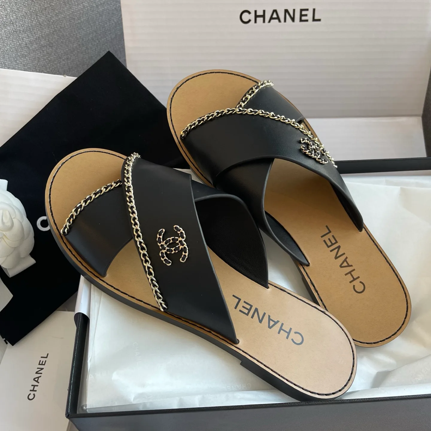 Шлепанцы Женские Chanel 11357532