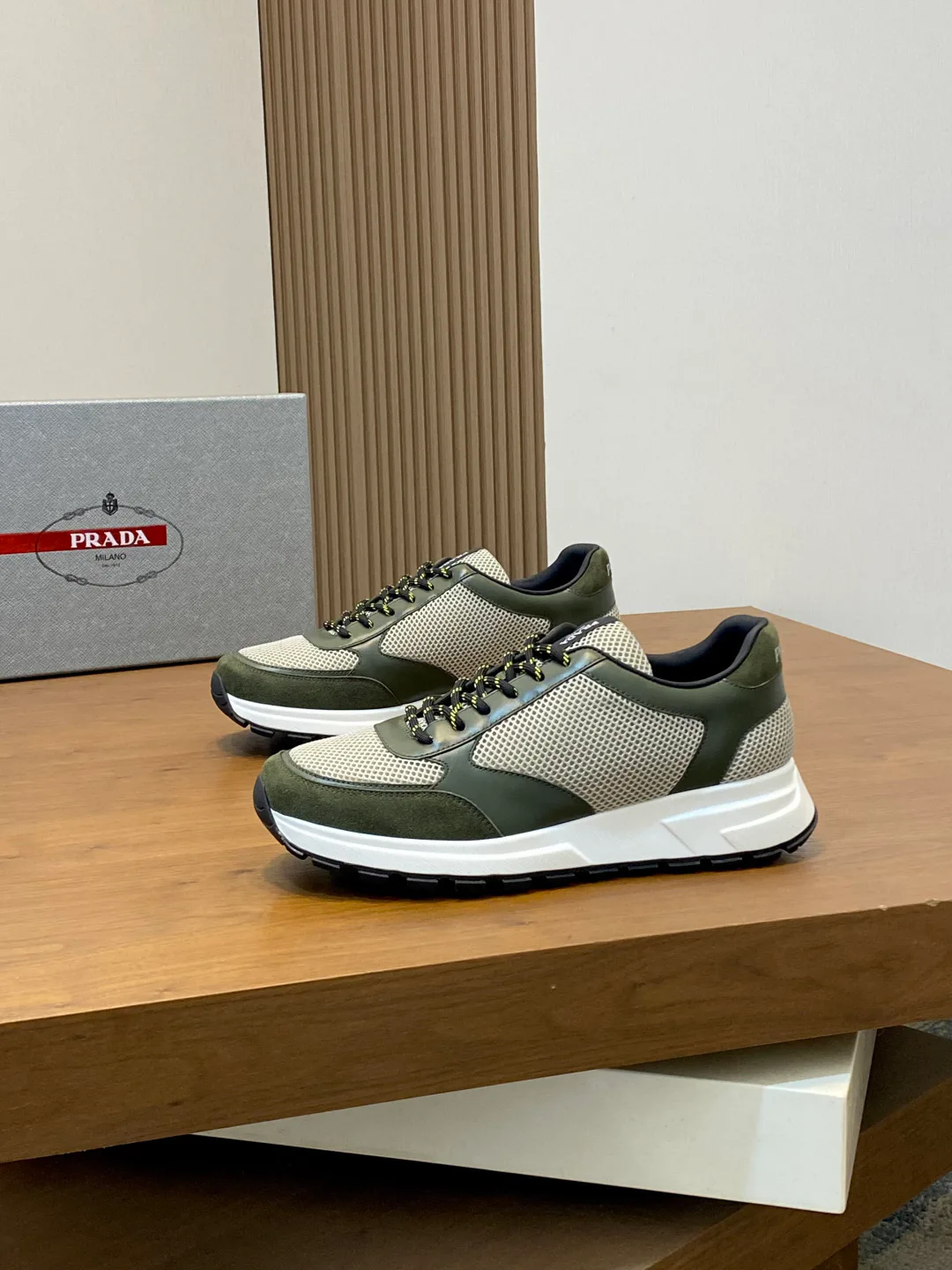 Кроссовки Мужские Prada 18079029