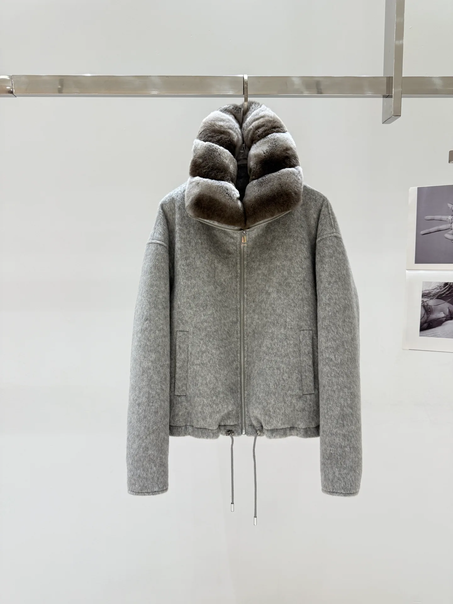 Куртки И Пуховики Женские Loro Piana 18699827