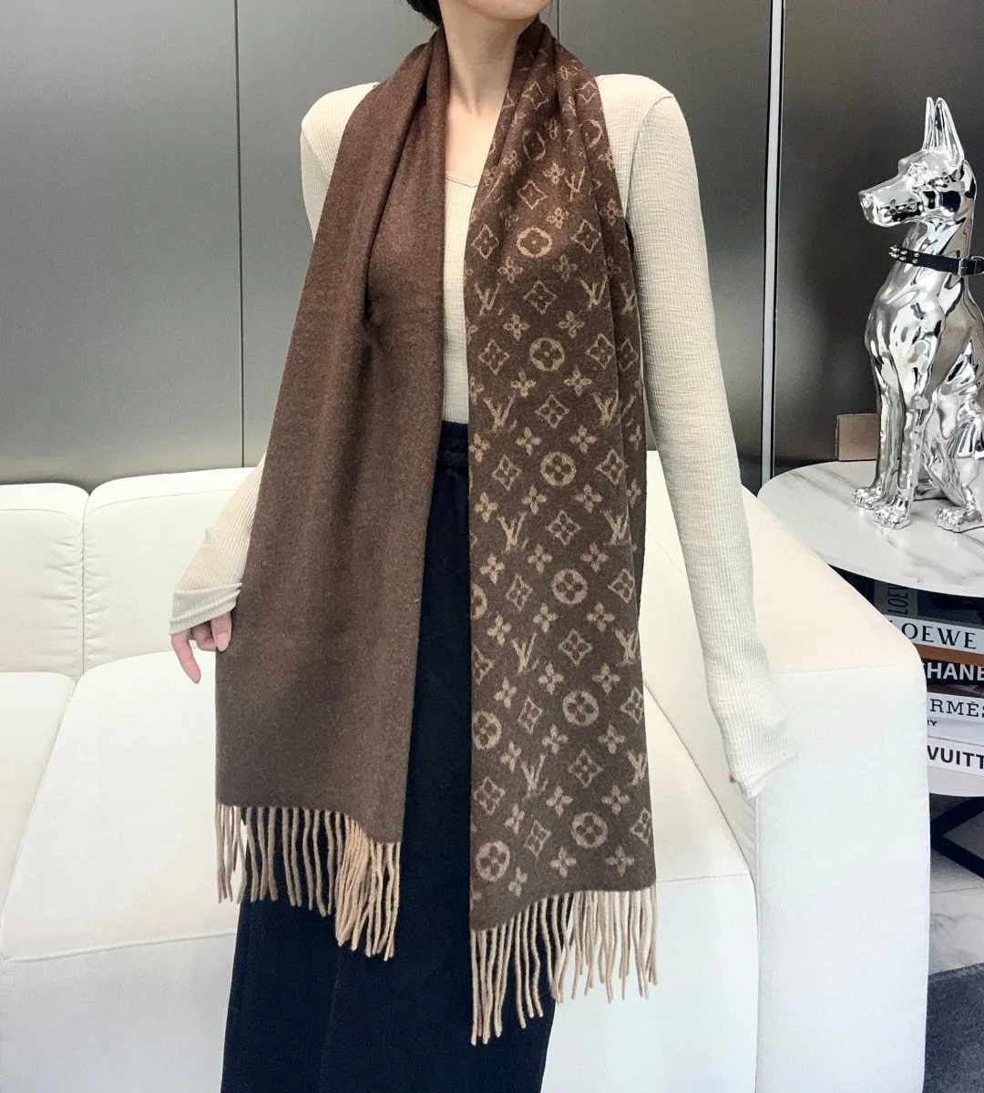 Шарфы Louis Vuitton 18476637