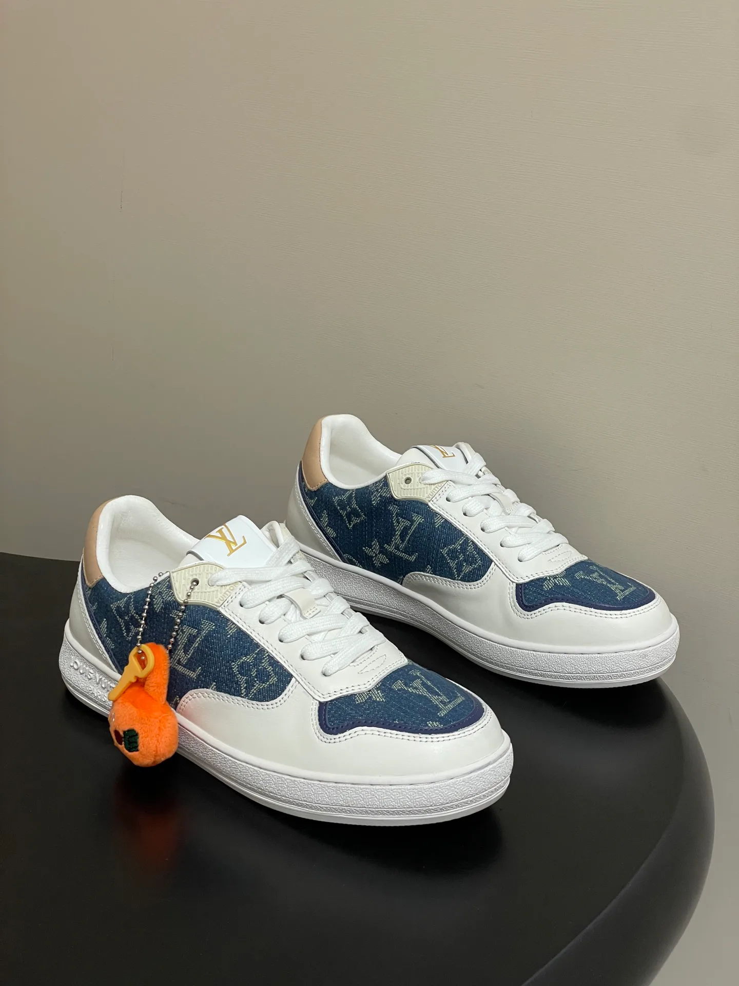 Кроссовки Женские Louis Vuitton 1706460