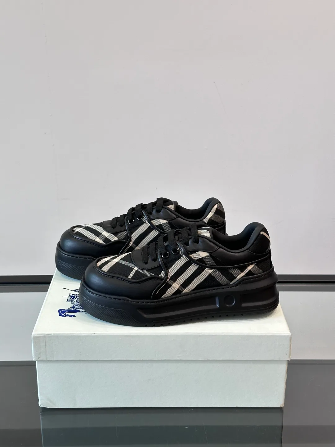 Кроссовки Мужские Burberry 12932267