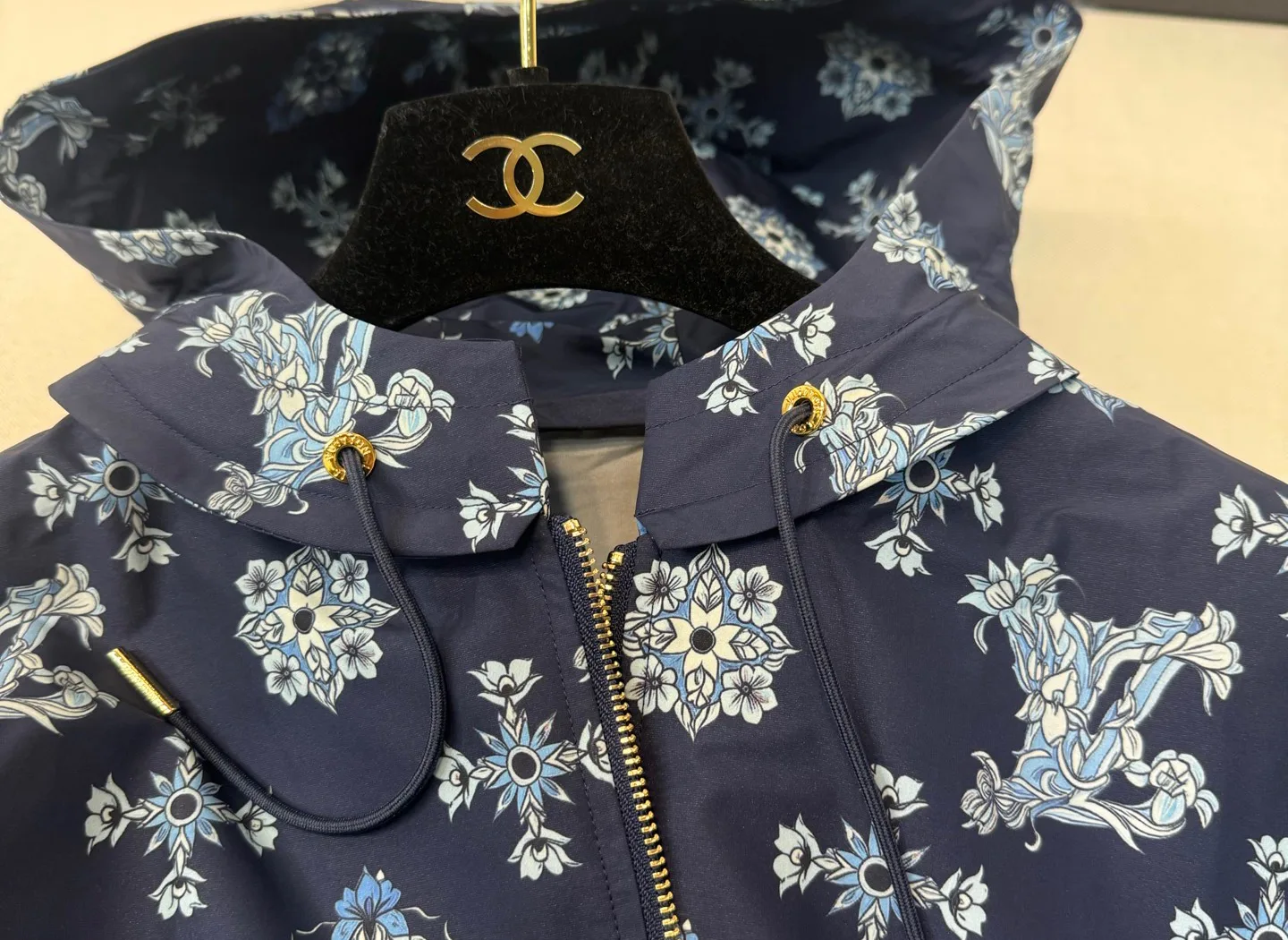 Куртки И Пуховики Женские Louis Vuitton 11225195