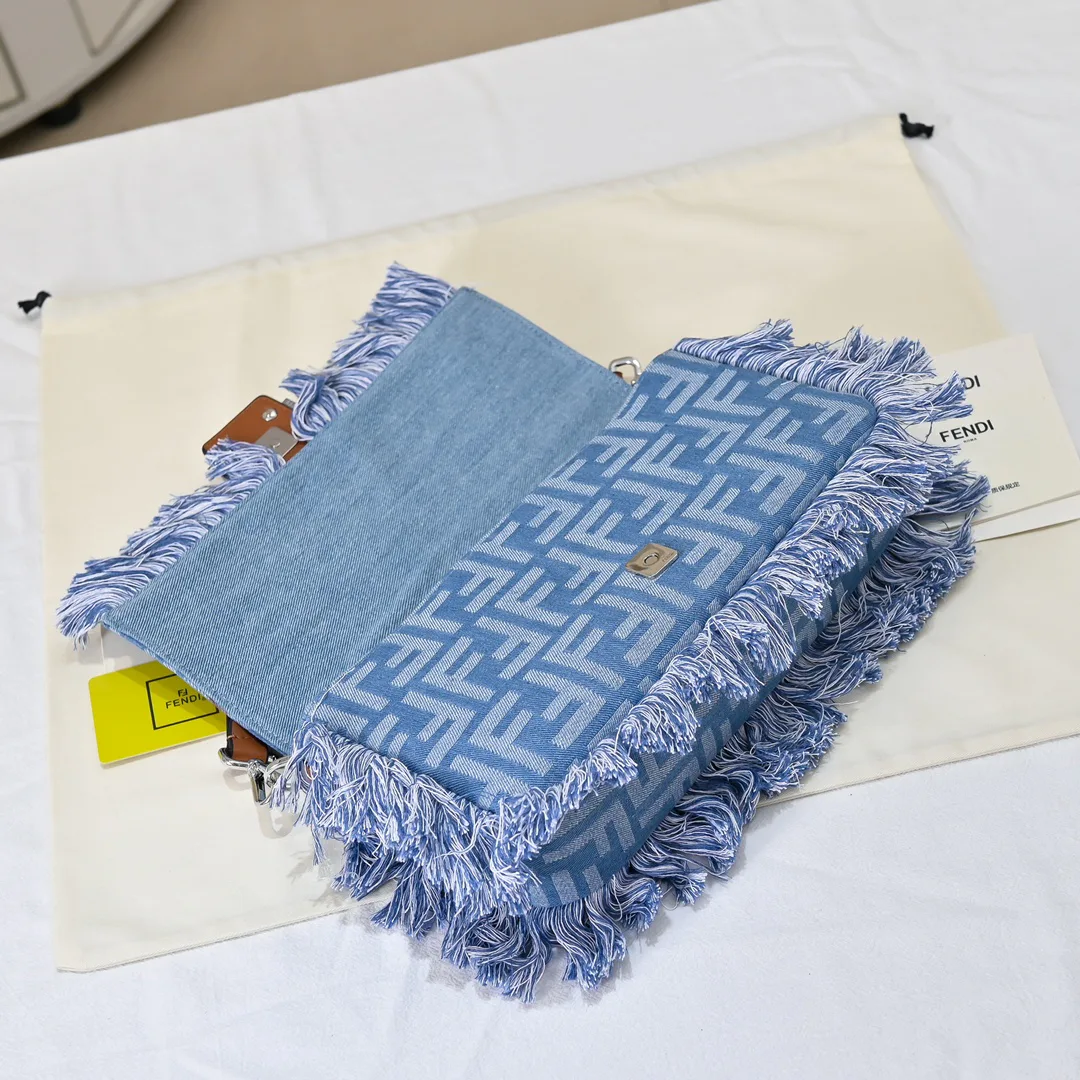 Сумки На Ремне Женские Fendi 513079