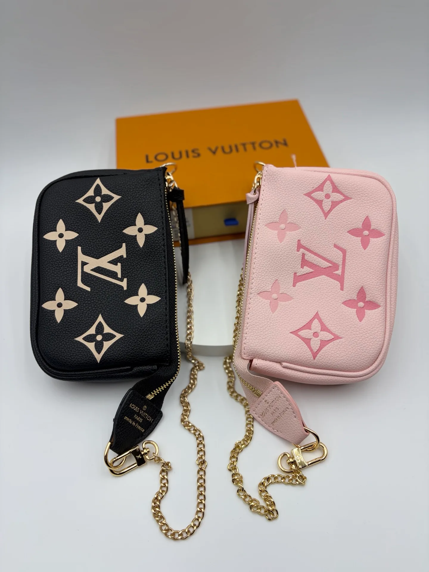 Клатчи Женские Louis Vuitton 1390770