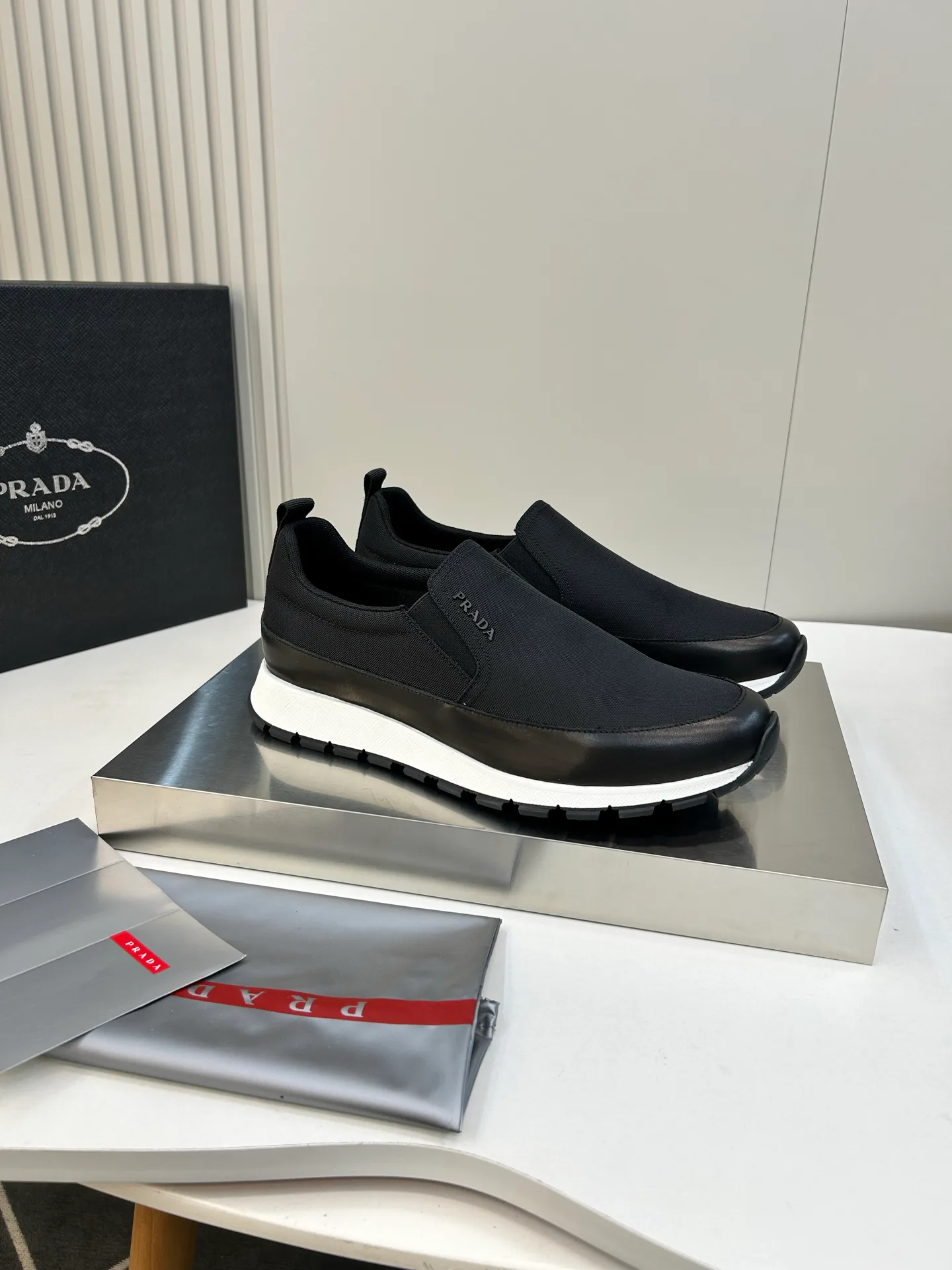 Кроссовки Мужские Prada 18267395