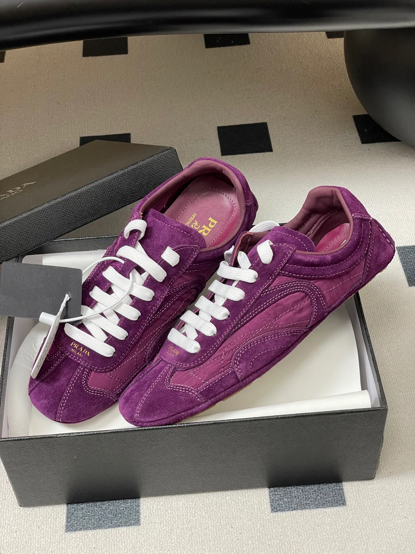 Кроссовки Женские Prada 12810936