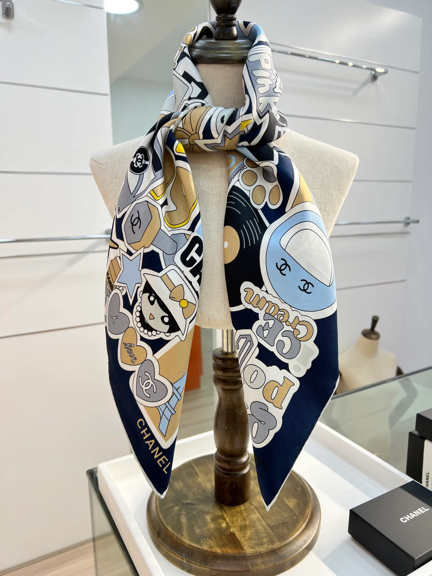 Платки Chanel 11394245