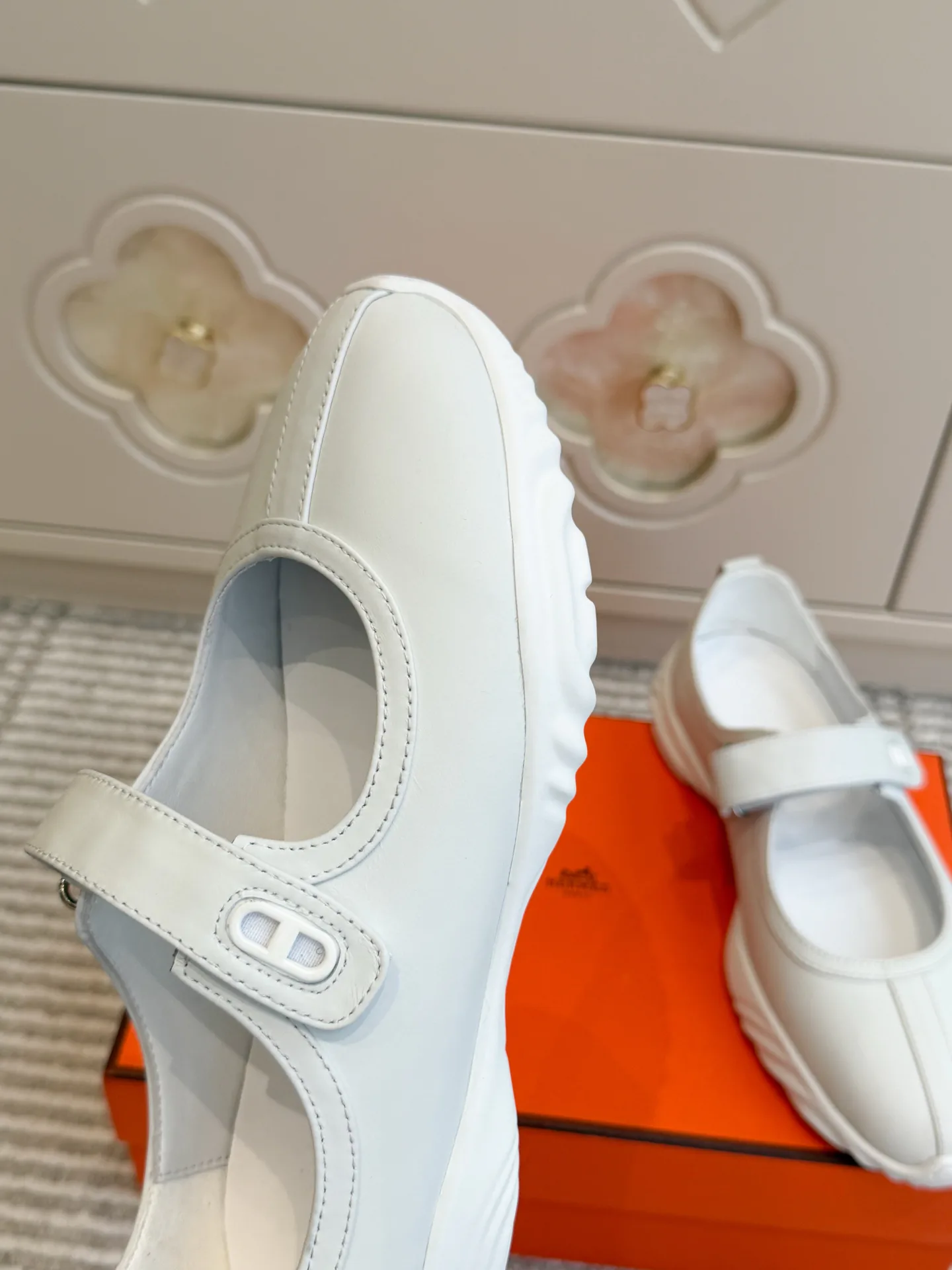 Кроссовки Женские Hermes 18738037