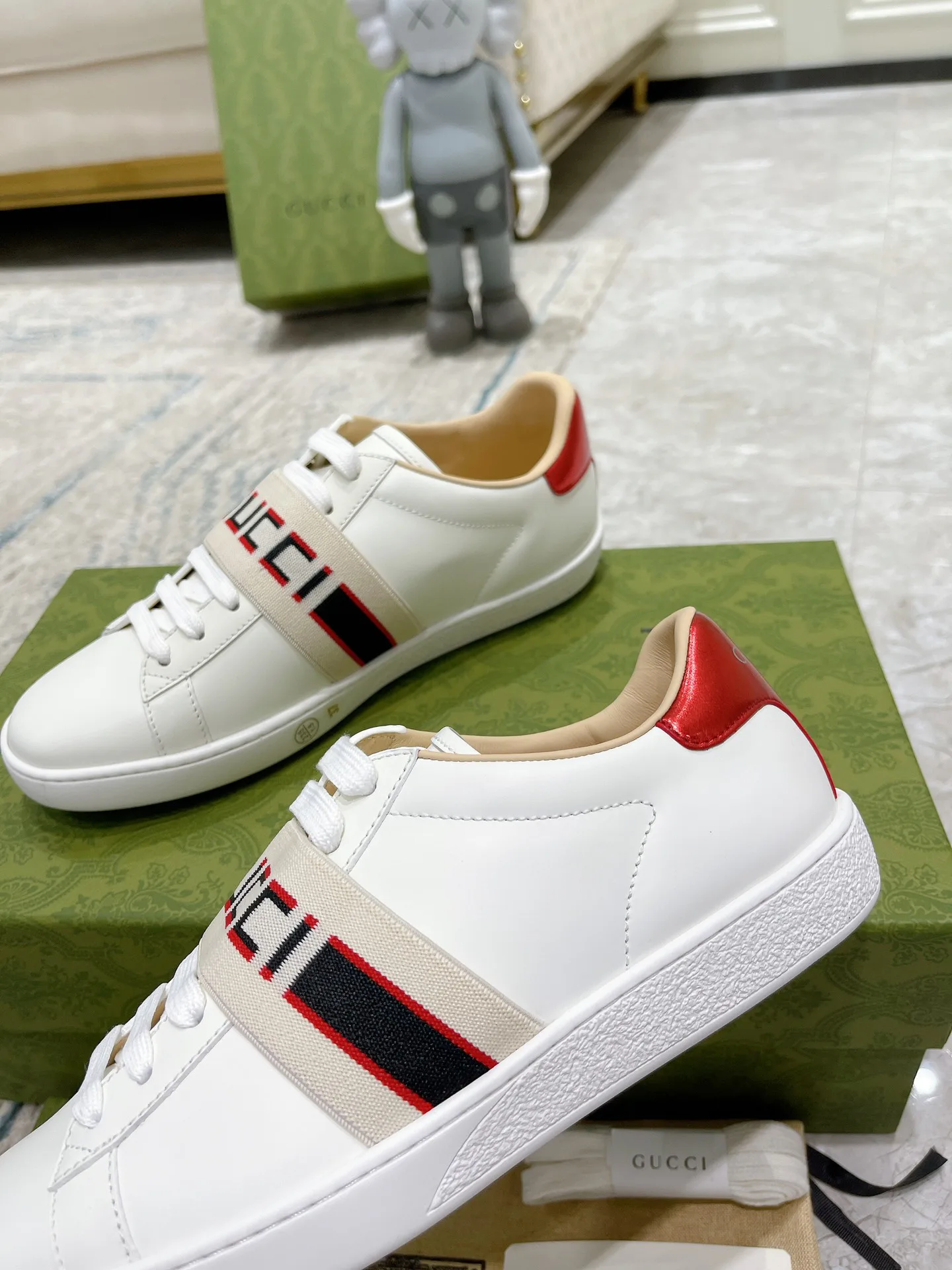 Кроссовки Женские Gucci 17620455
