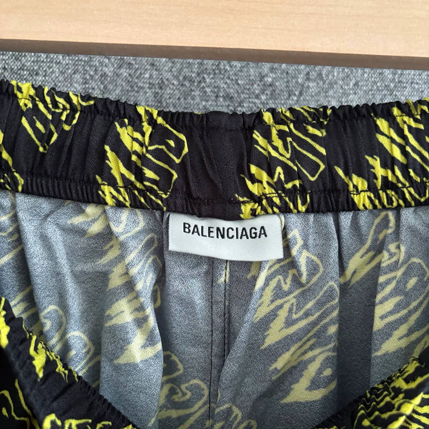 Шорты Женские Balenciaga 13110716