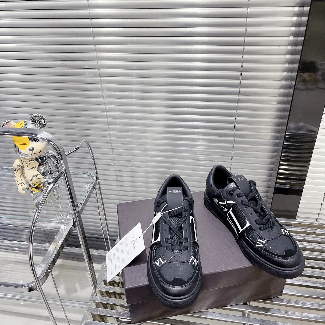 Кроссовки Женские Valentino 904571