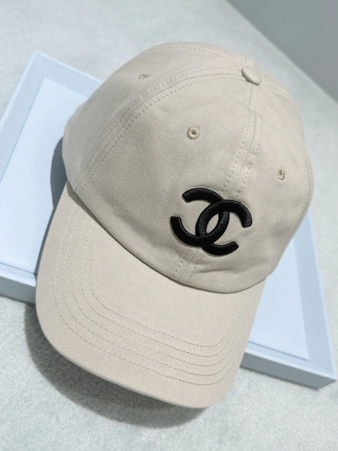 Головные Уборы Chanel 18088246