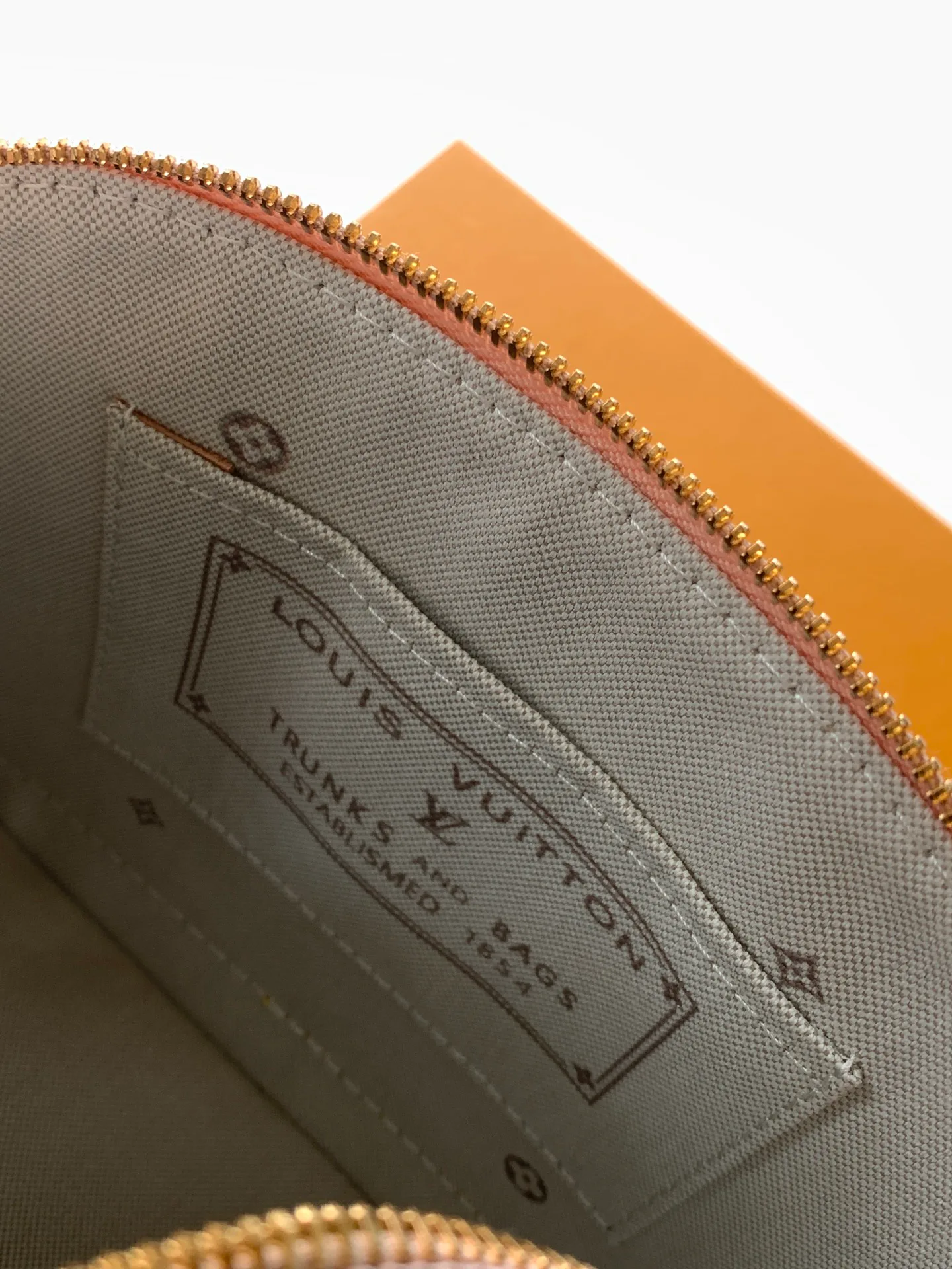 Классические Сумки Женские Louis Vuitton 17483342