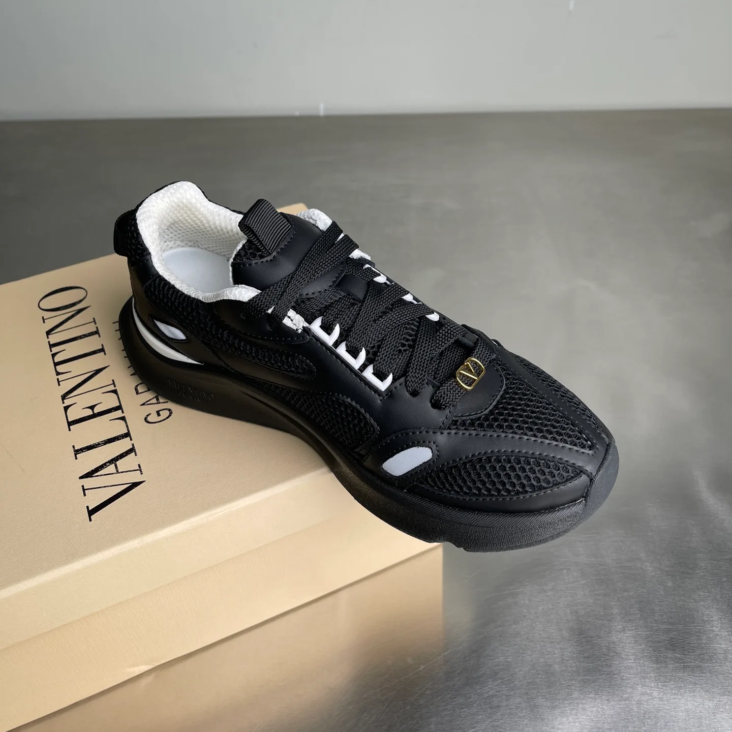 Кроссовки Мужские Valentino 16967129