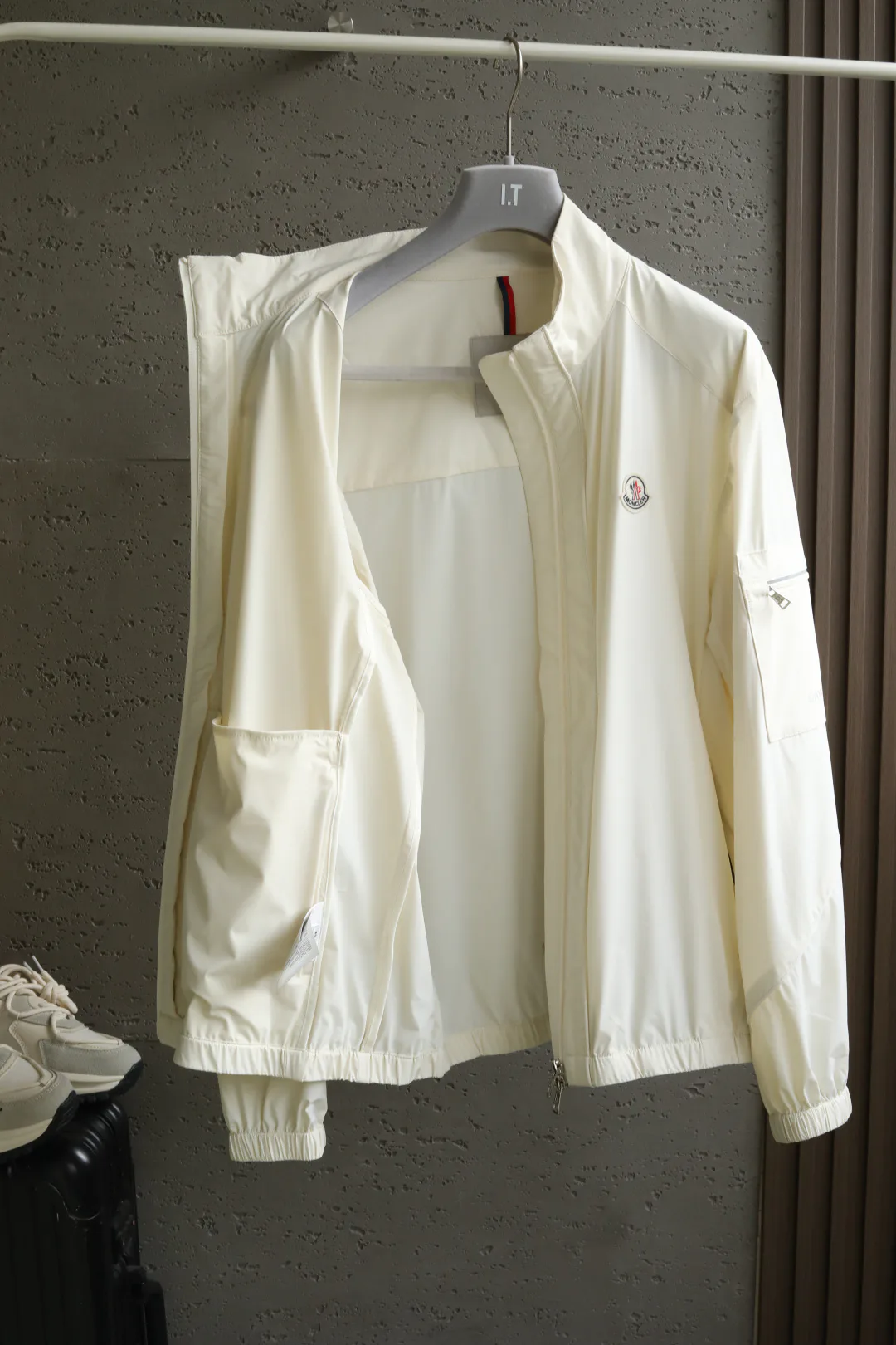Куртки И Пуховики Мужские Moncler 11424977