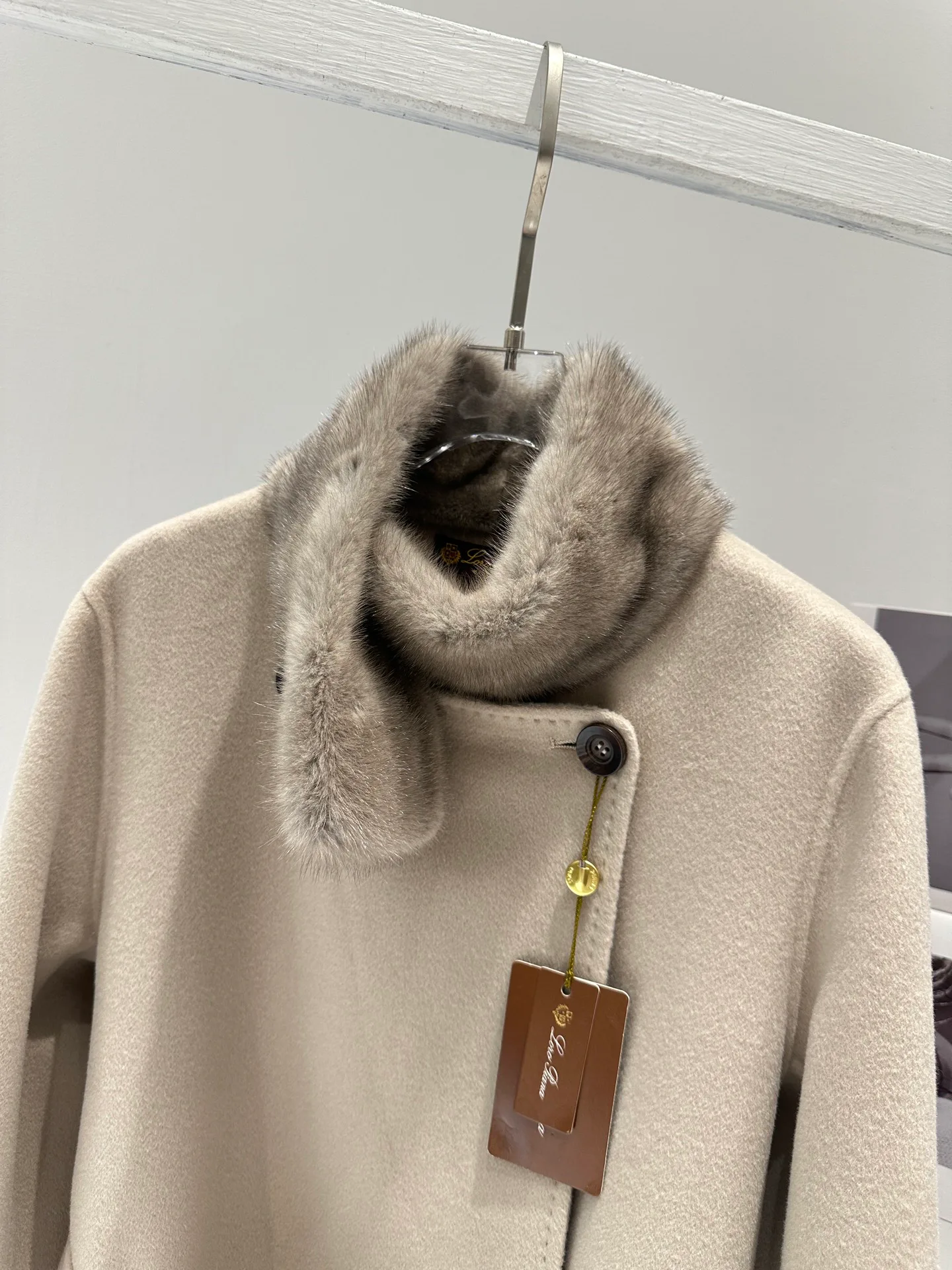 Кожаные Куртки И Дублёнки Женские Loro Piana 4545389