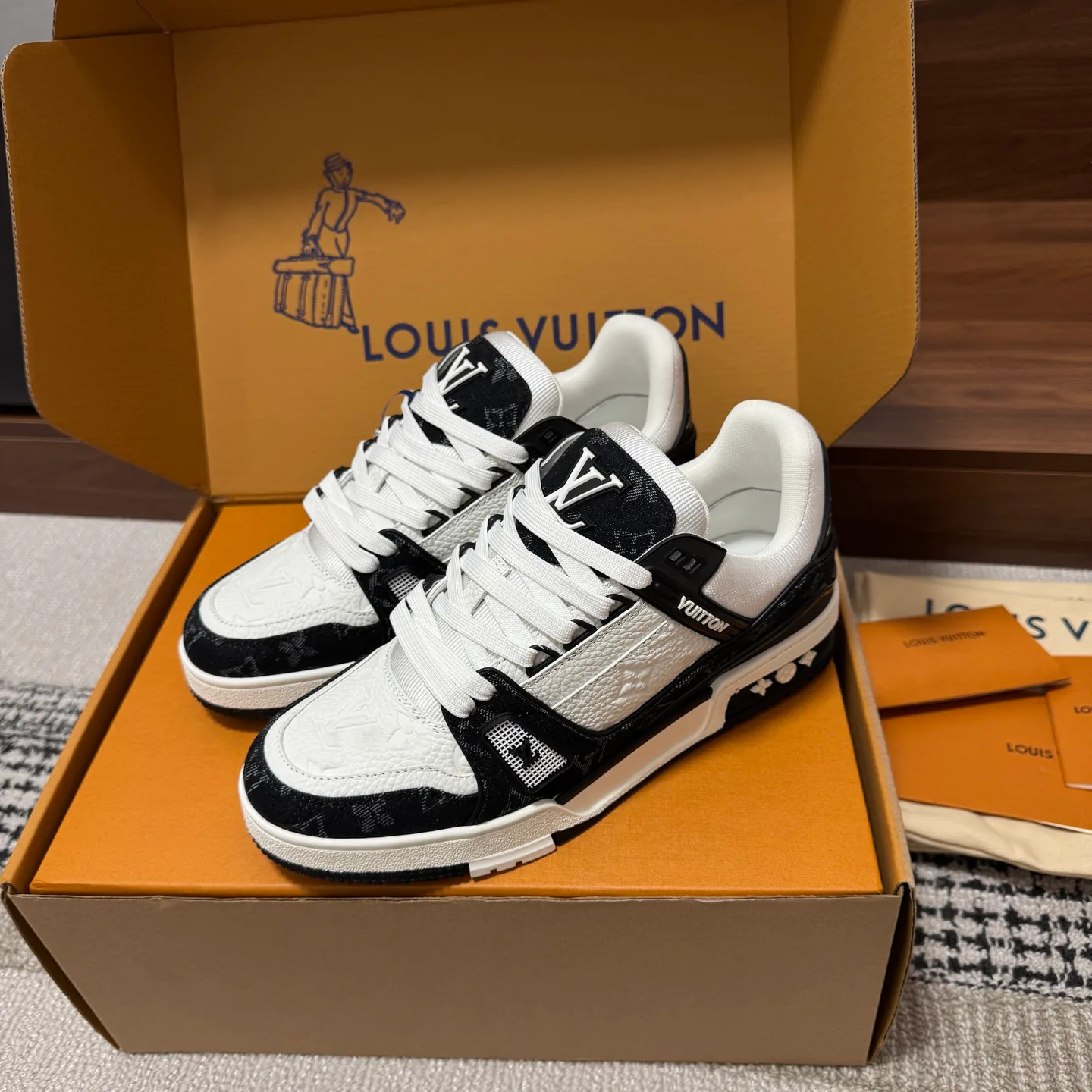 Кроссовки Женские Louis Vuitton 1546762