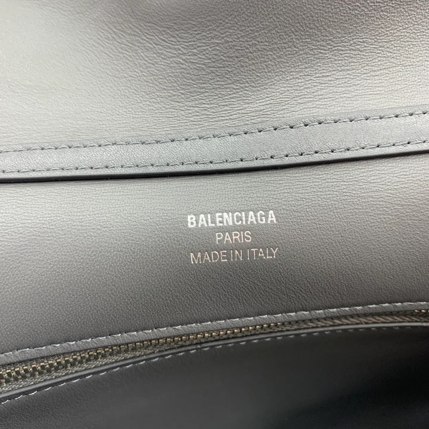 Классические Сумки Женские Balenciaga 18136510