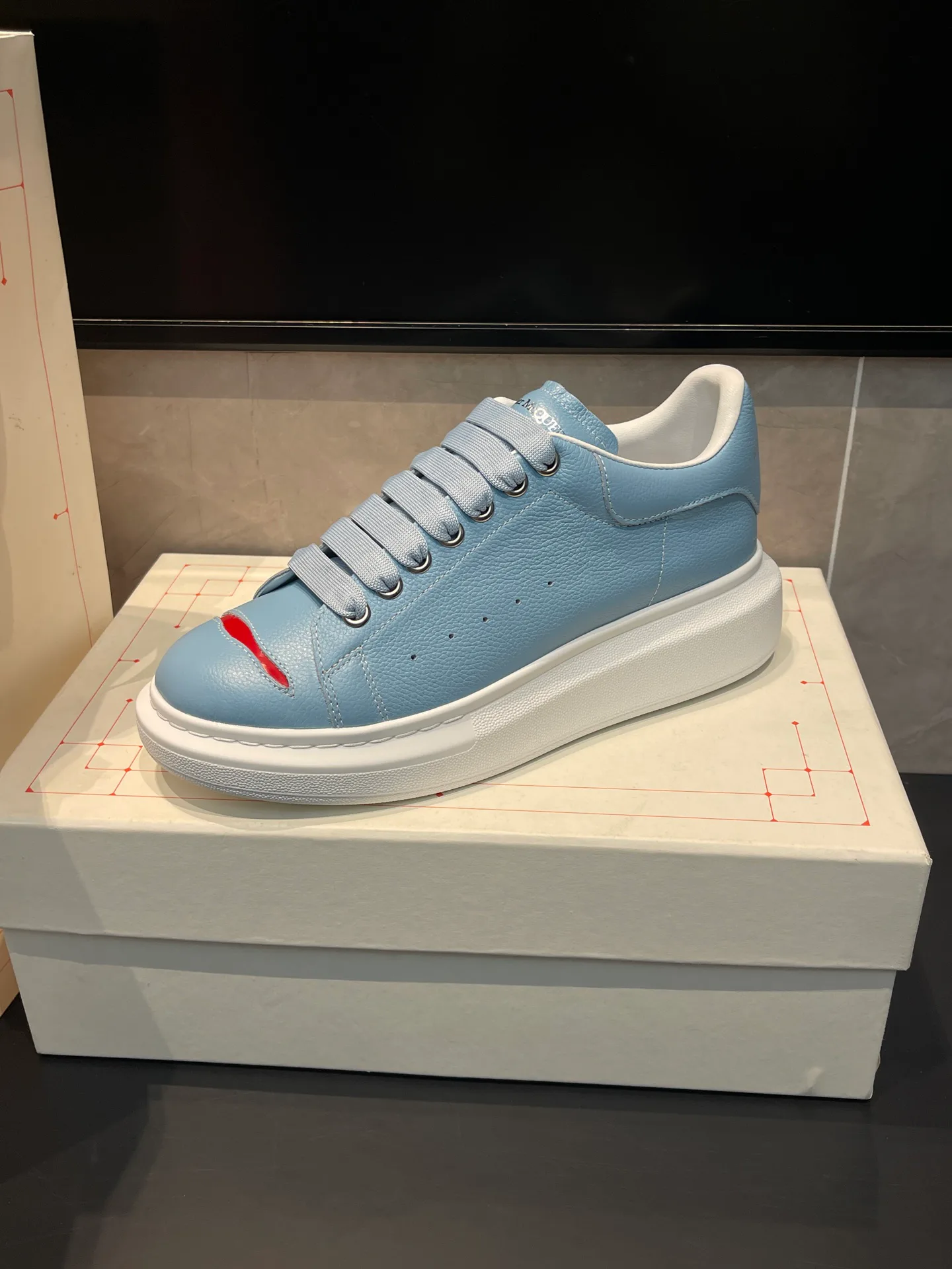 Кроссовки Женские Alexander Mcqueen 18363939