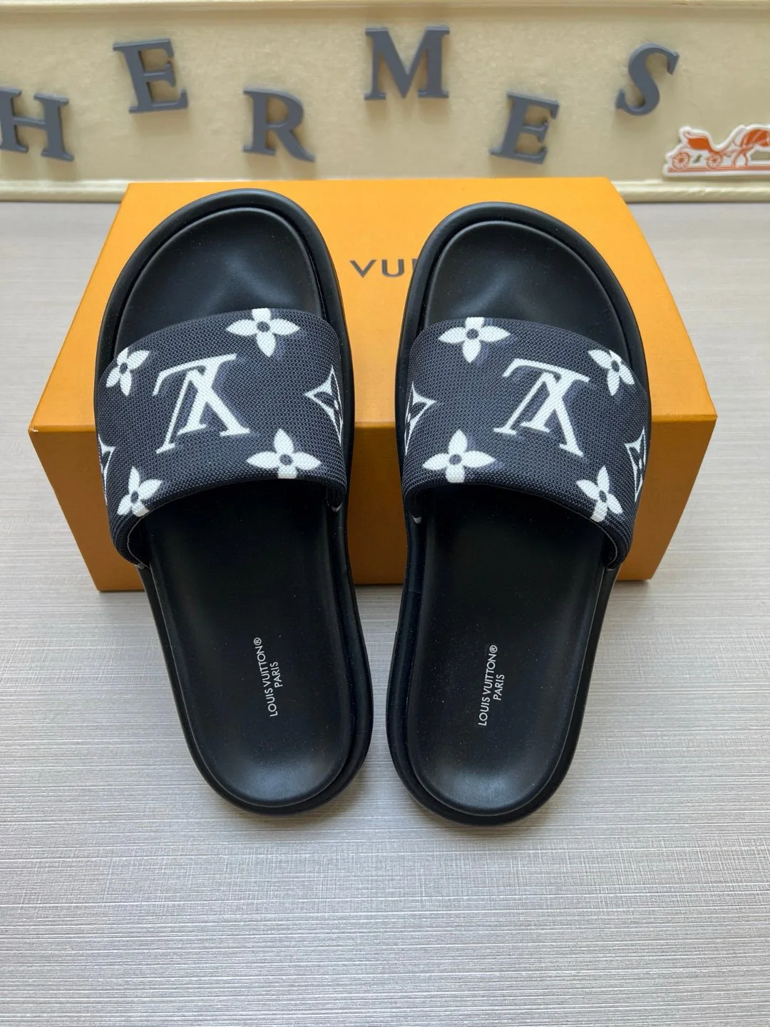 Шлепанцы Женские Louis Vuitton 9801515