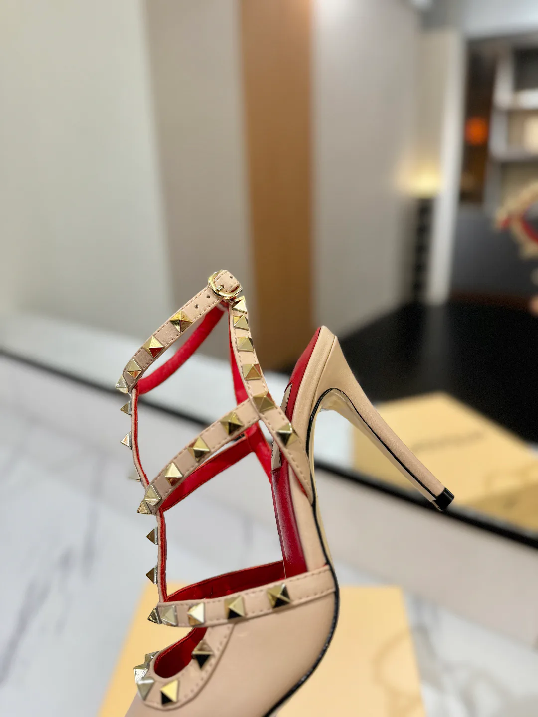 Босоножки Женские Valentino 17305539
