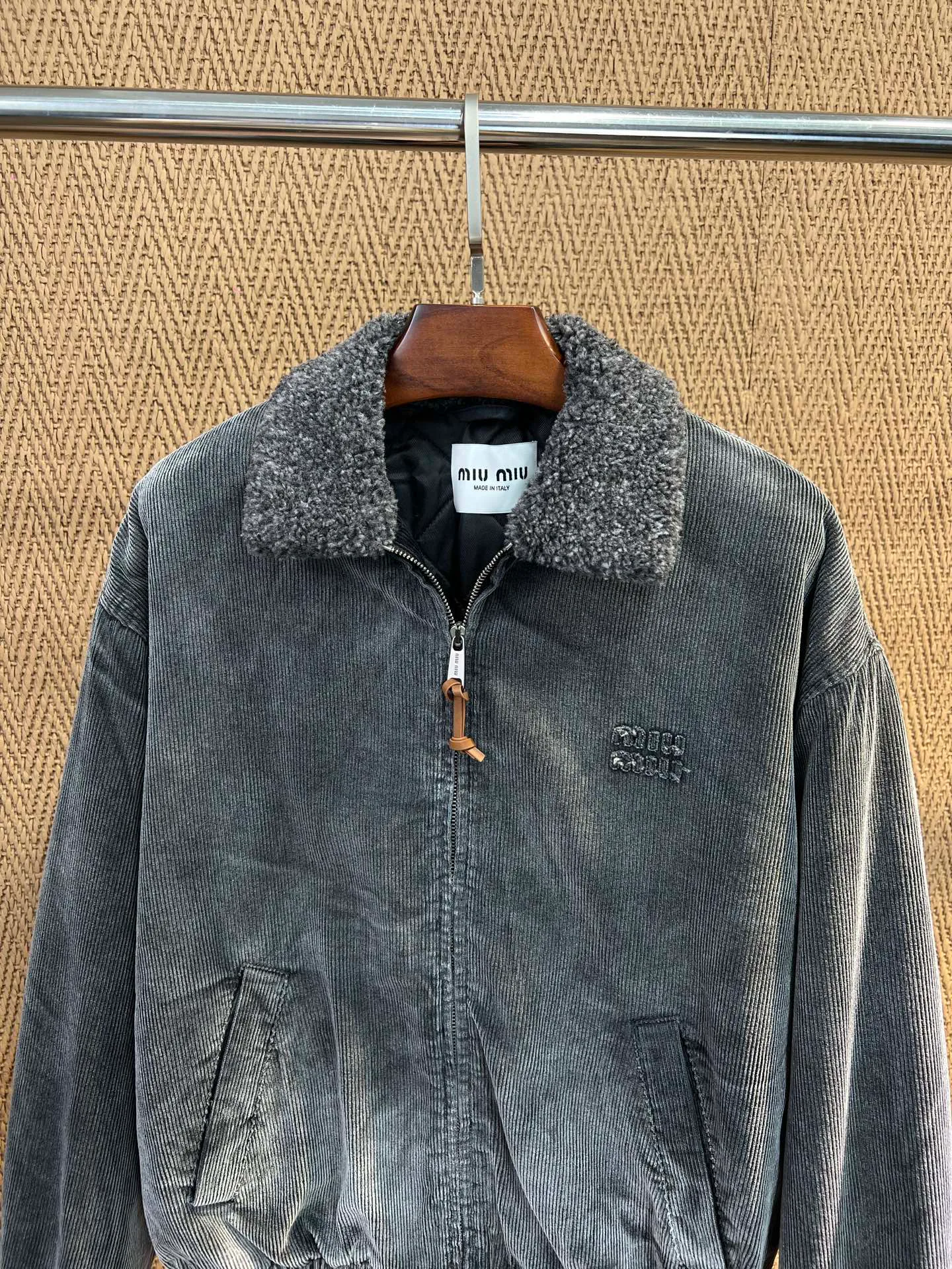 Куртки И Пуховики Женские Miu Miu 18324206
