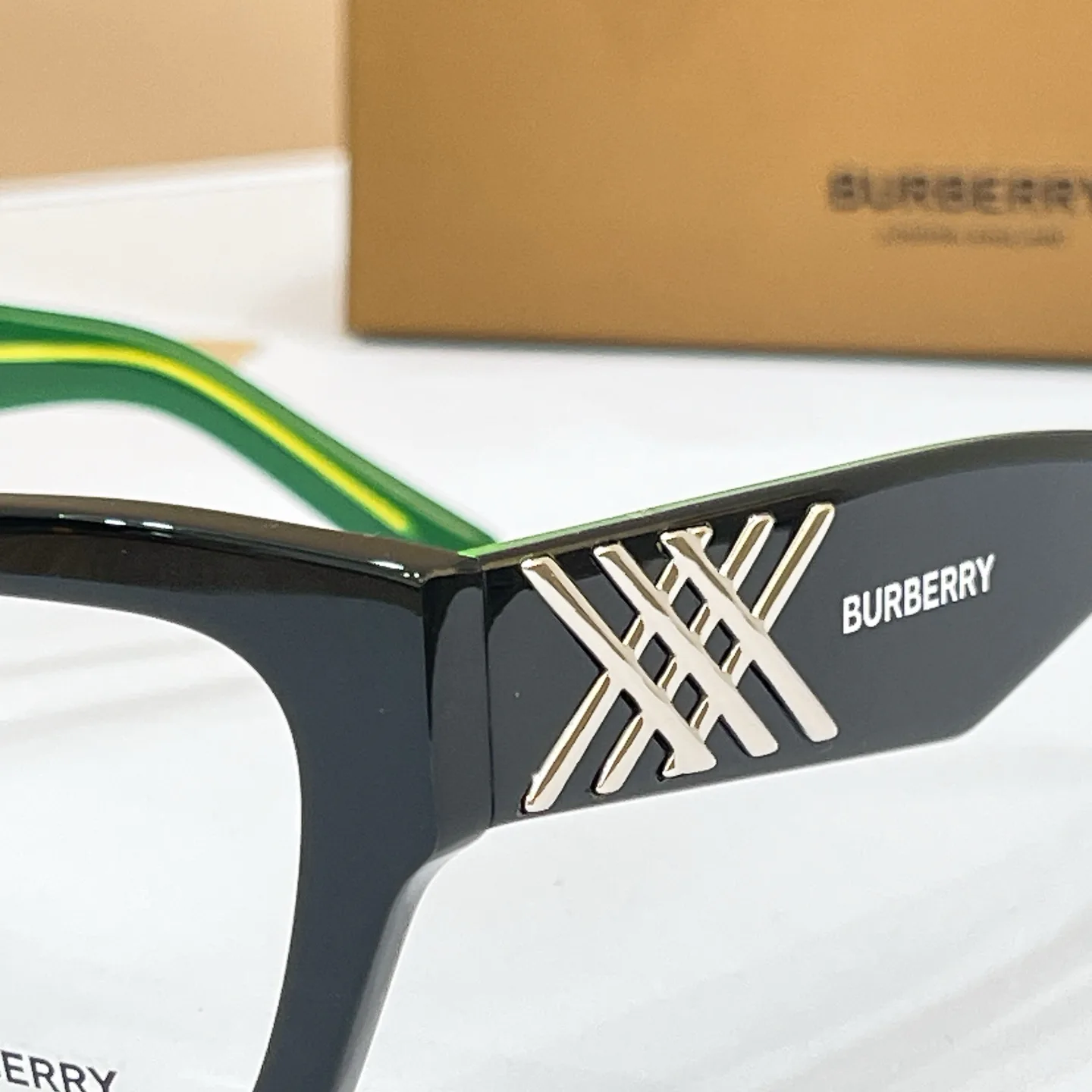 Очки Burberry 16949065