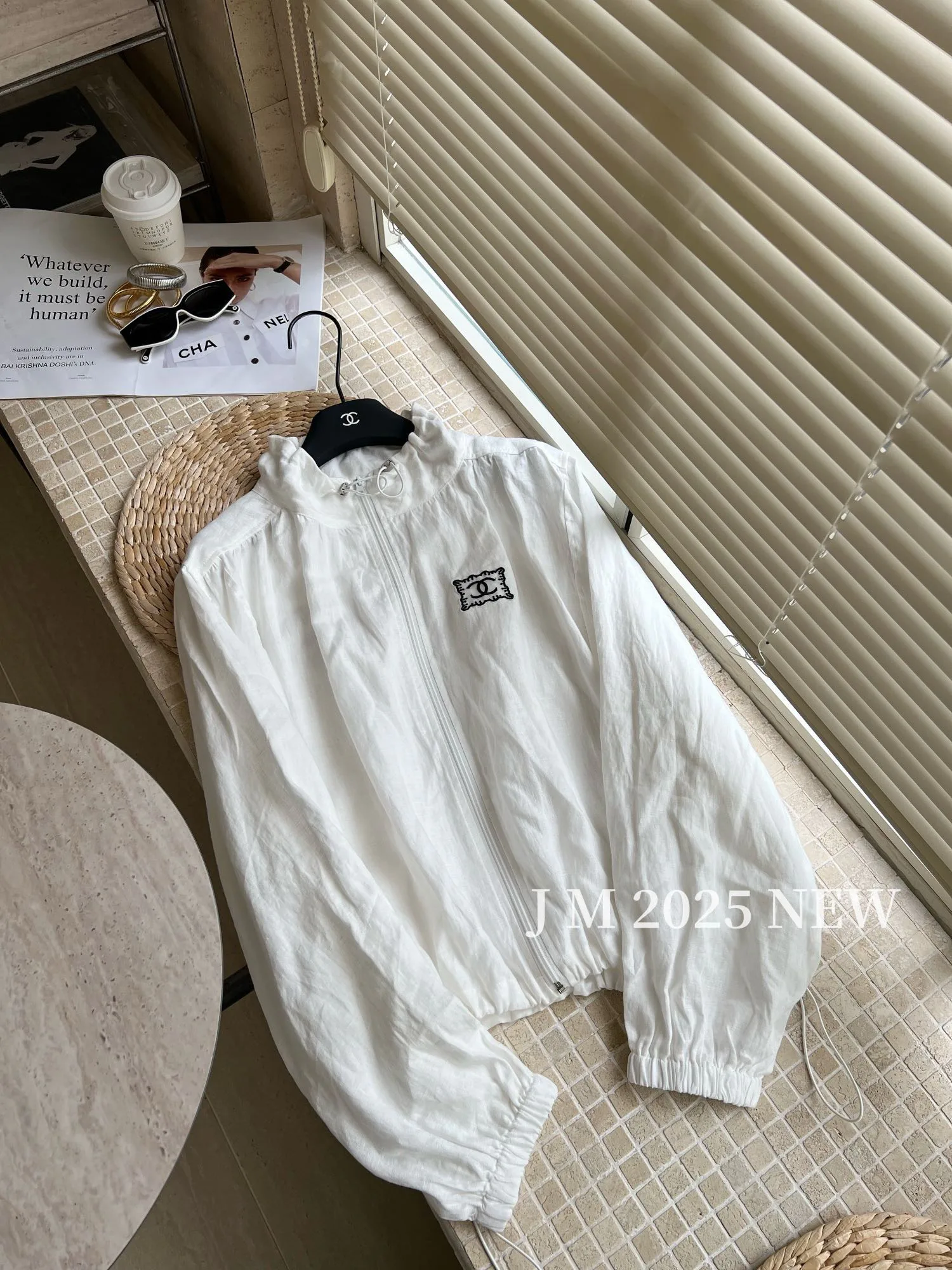 Куртки И Пуховики Женские Chanel 24085