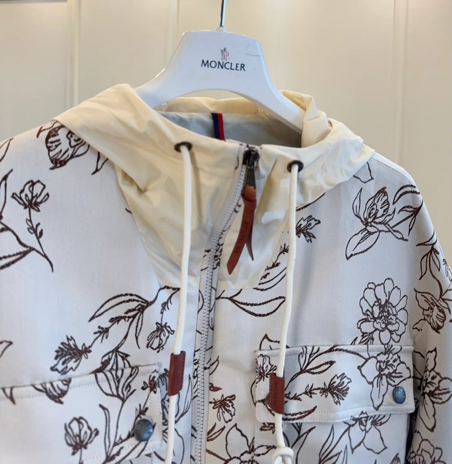 Куртки И Пуховики Женские Moncler 17960280