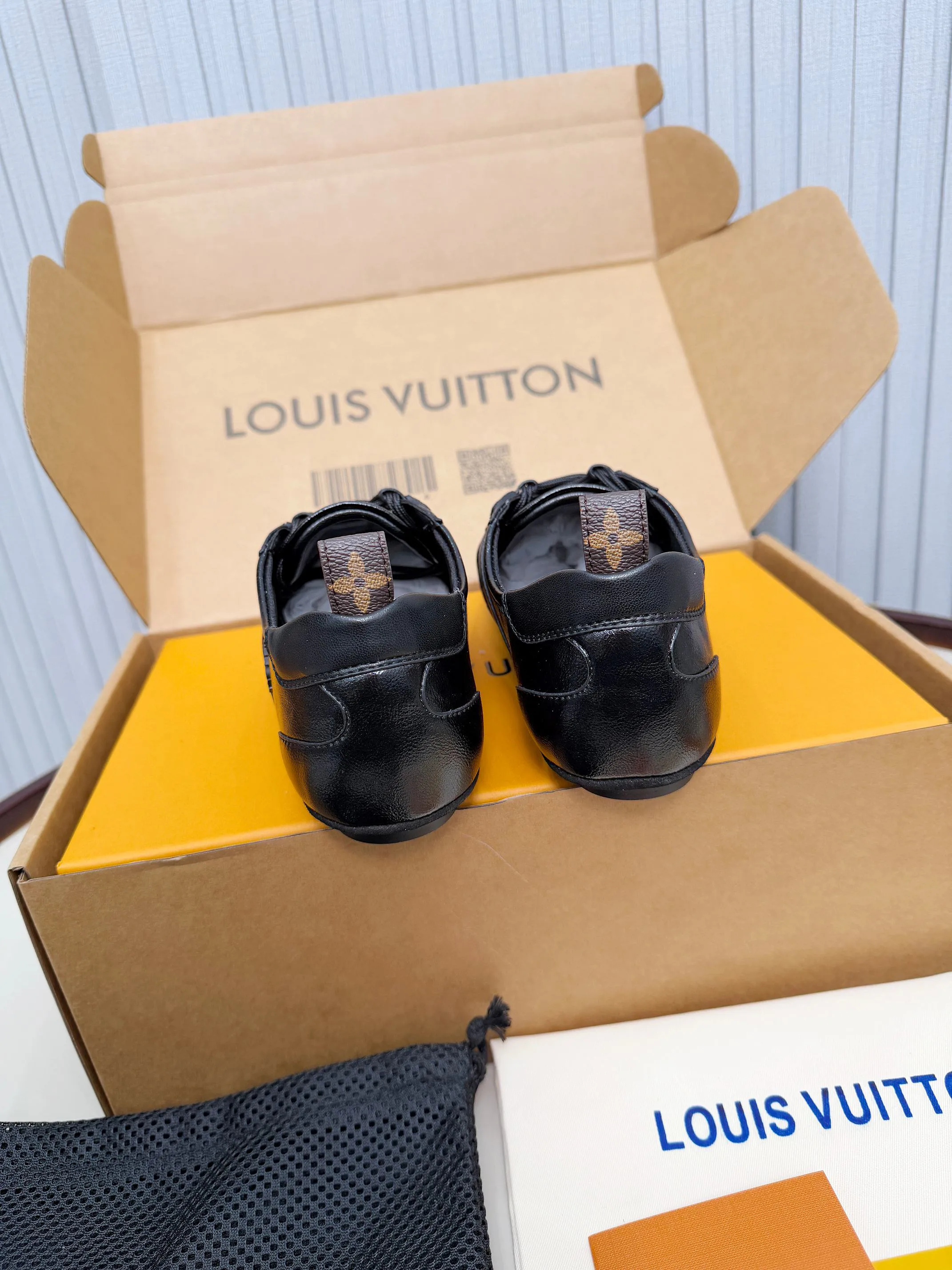 Кроссовки Женские Louis Vuitton 11250655