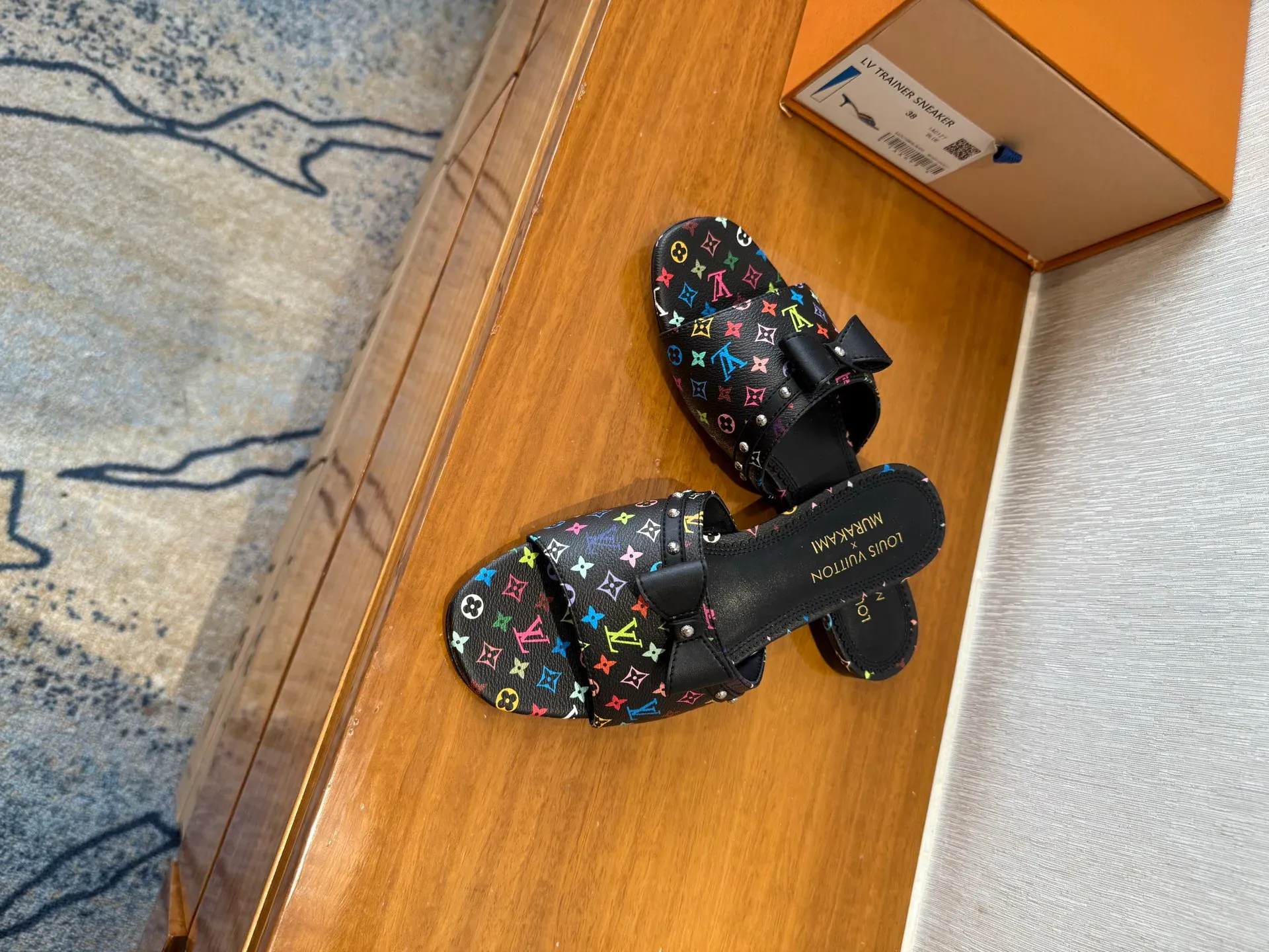 Шлепанцы Женские Louis Vuitton 23249