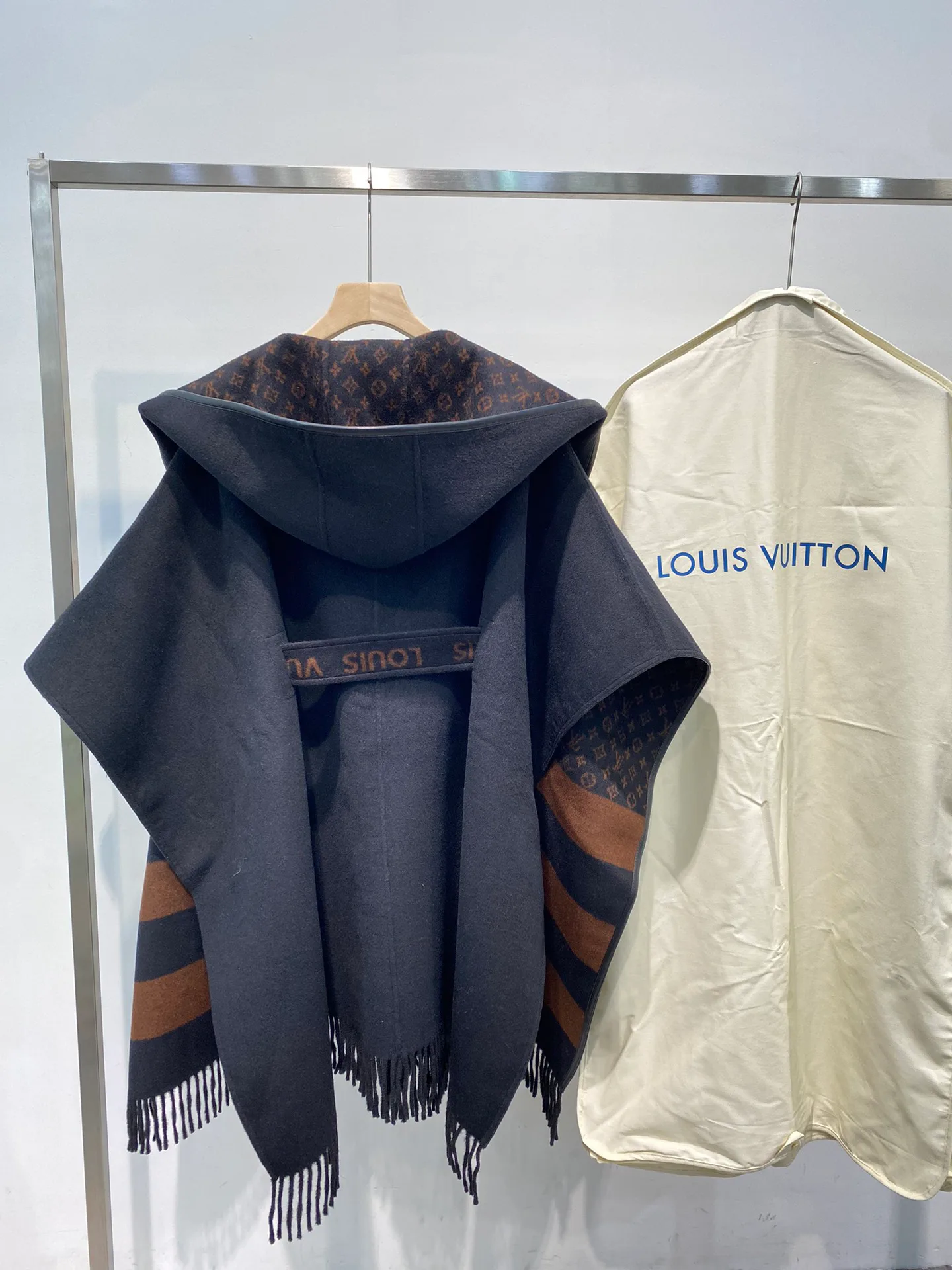 Пальто Женские Louis Vuitton 11332123