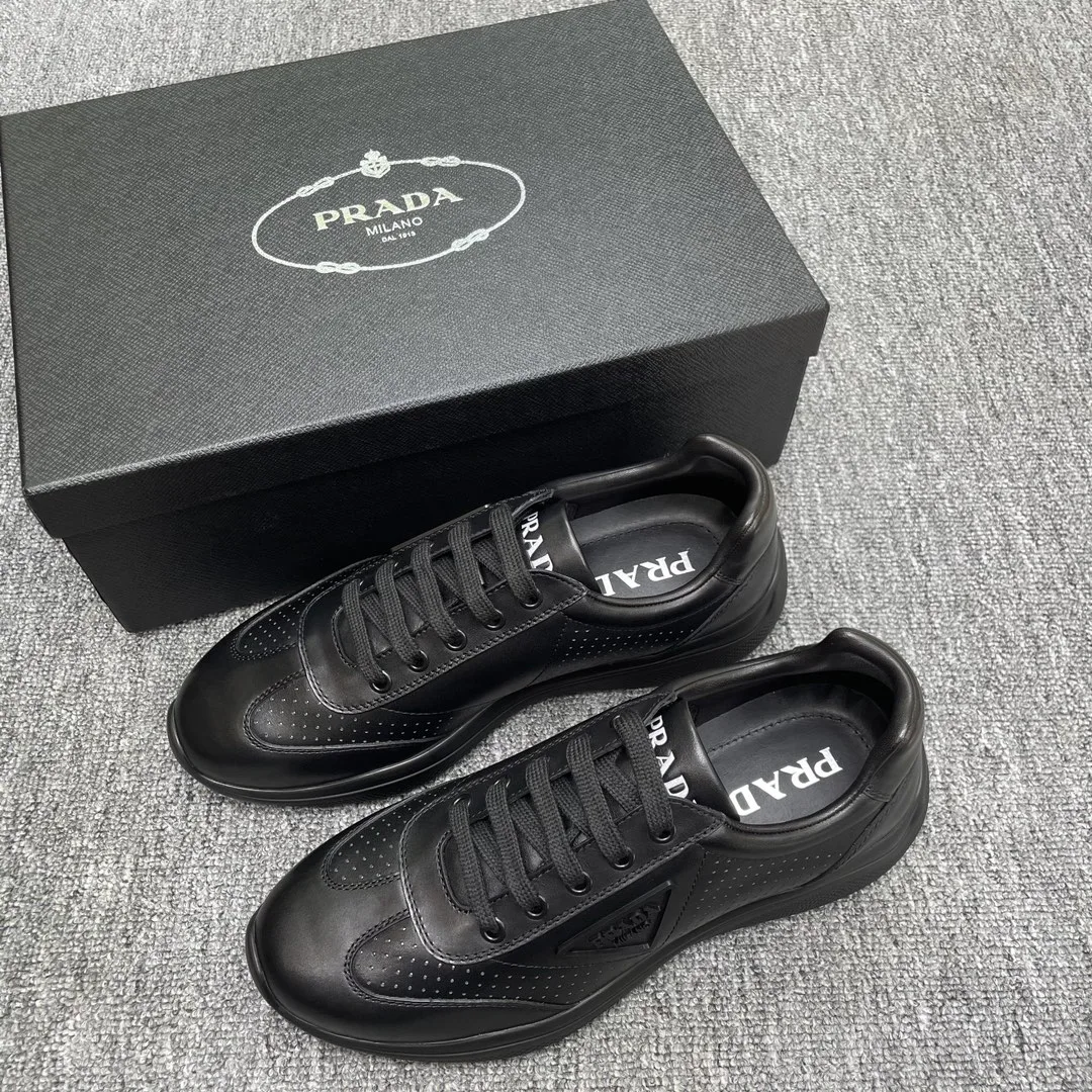 Кроссовки Мужские Prada 18076359