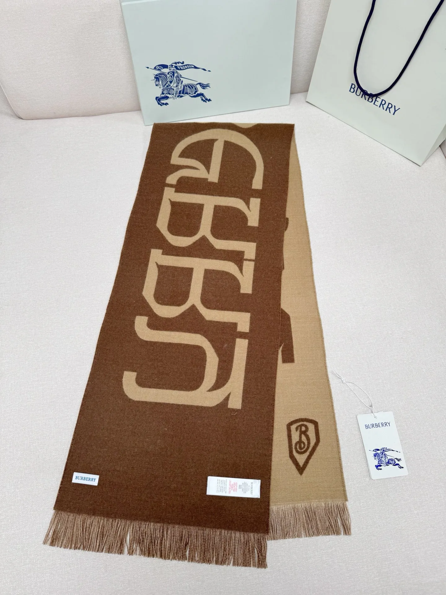 Шарфы Burberry 848593