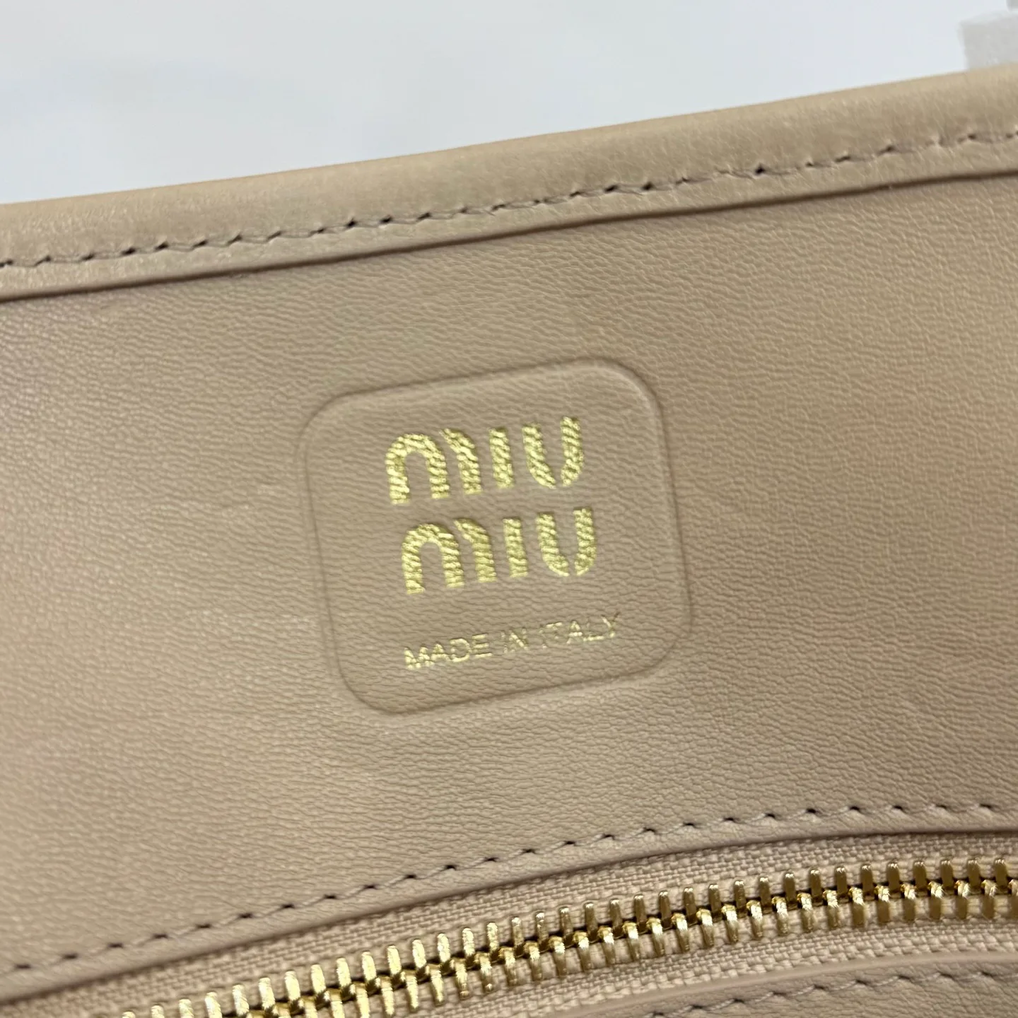 Классические Сумки Женские Miu Miu 11872251