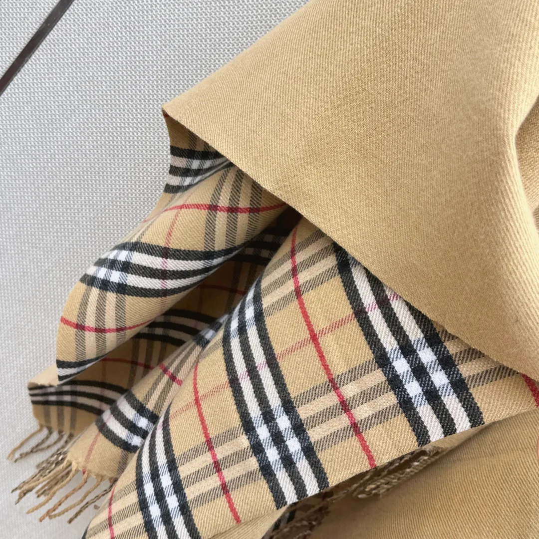 Шарфы Burberry 18032577