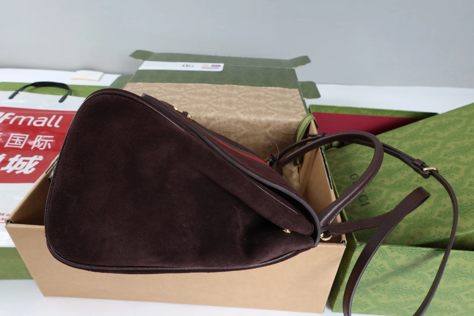 Классические Сумки Женские Gucci 18250560