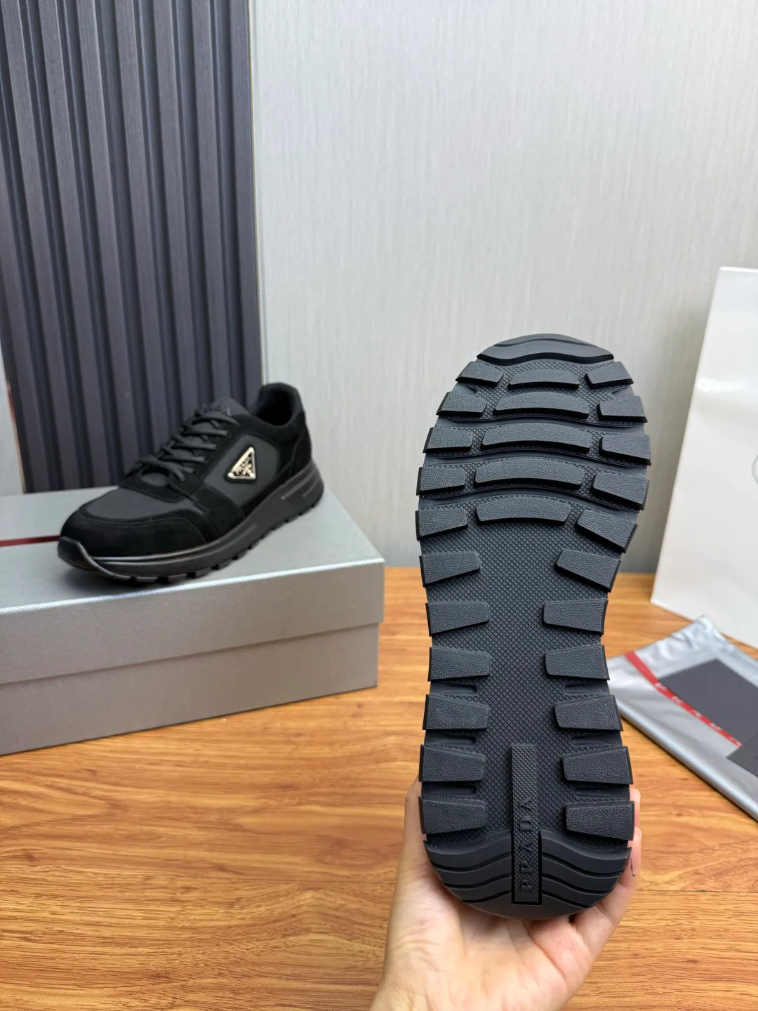 Кроссовки Мужские Prada 18564261