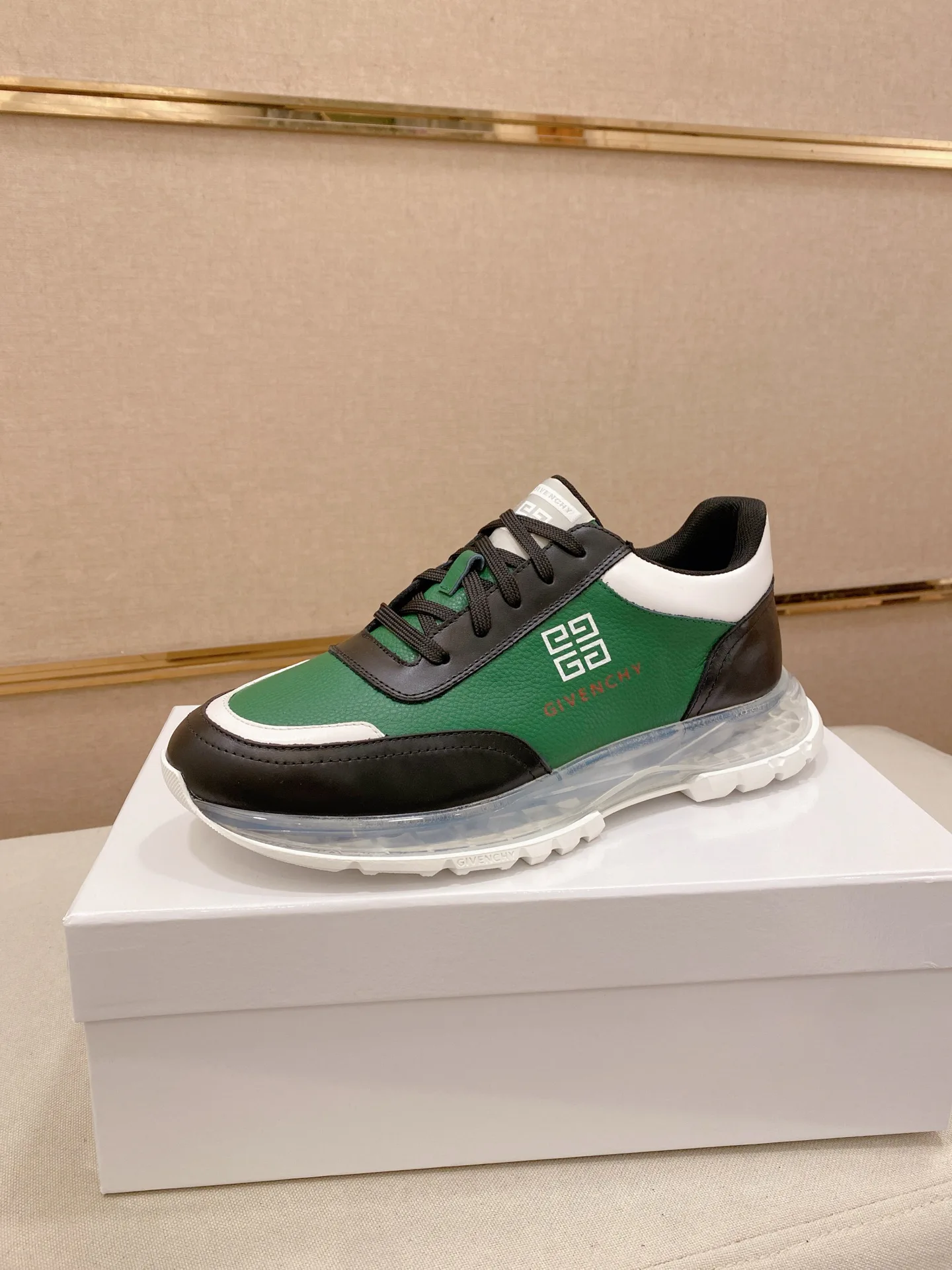 Кроссовки Женские Givenchy 122885