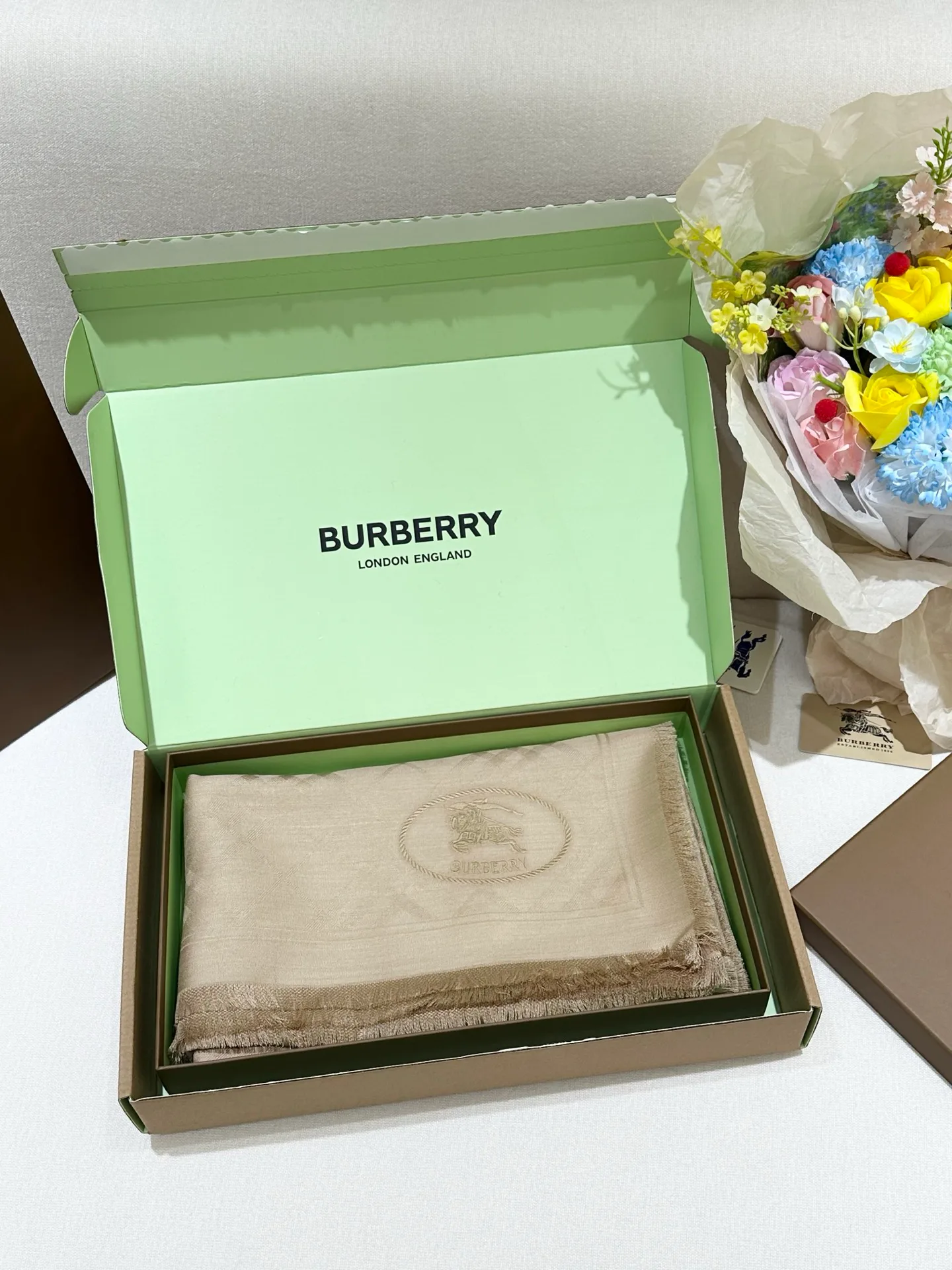Шарфы Burberry 17916810
