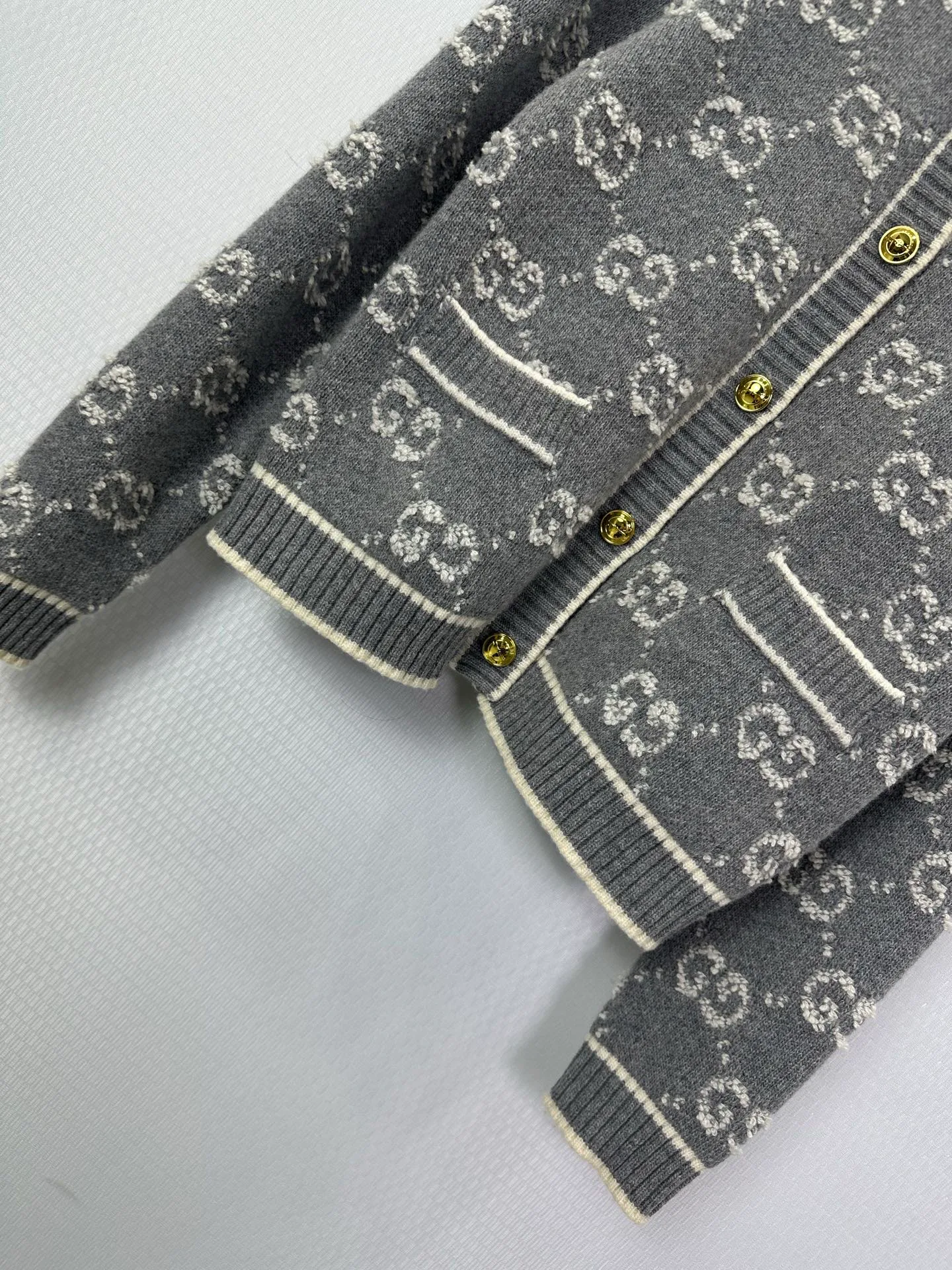 Джемперы И Свитеры Женские Gucci 19482592